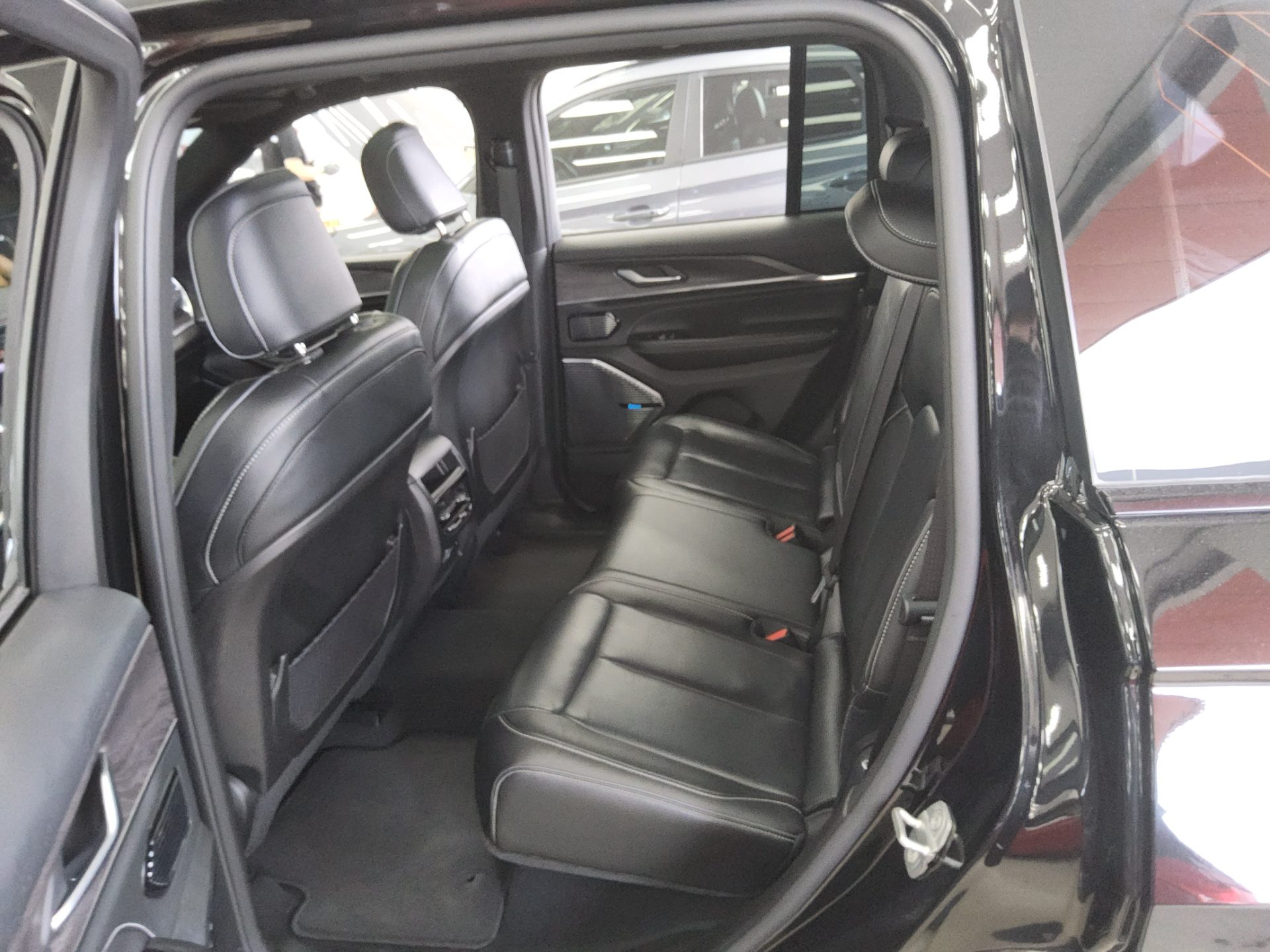 JEEP GRAND CHEROKEE (WL) 3.6 OVERLAND 2023 - zdjęcie 12