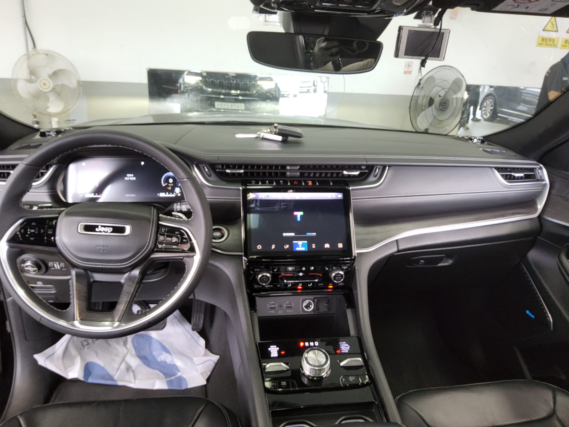 JEEP GRAND CHEROKEE (WL) 3.6 OVERLAND 2023 - zdjęcie 11