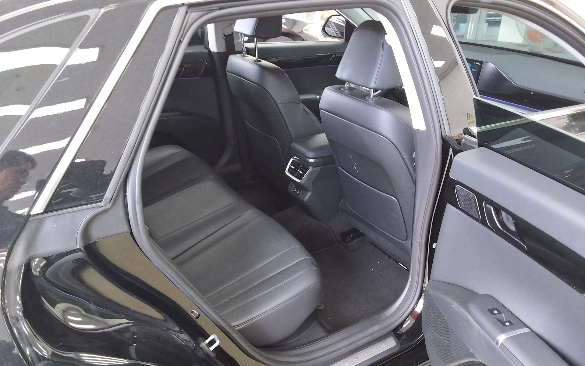 HYUNDAI THE ALL NEW GRANDEUR HYBRID 1.6 HYBRID EXCLUSIVE 2026 - zdjęcie 13