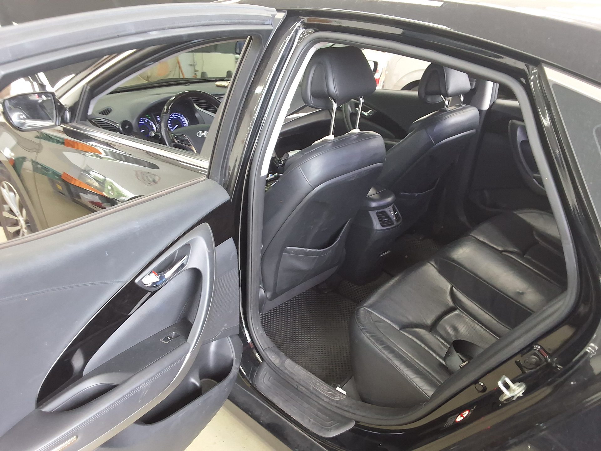 HYUNDAI GRANDEUR HG HG 240 LUXURY 2012 - zdjęcie 13