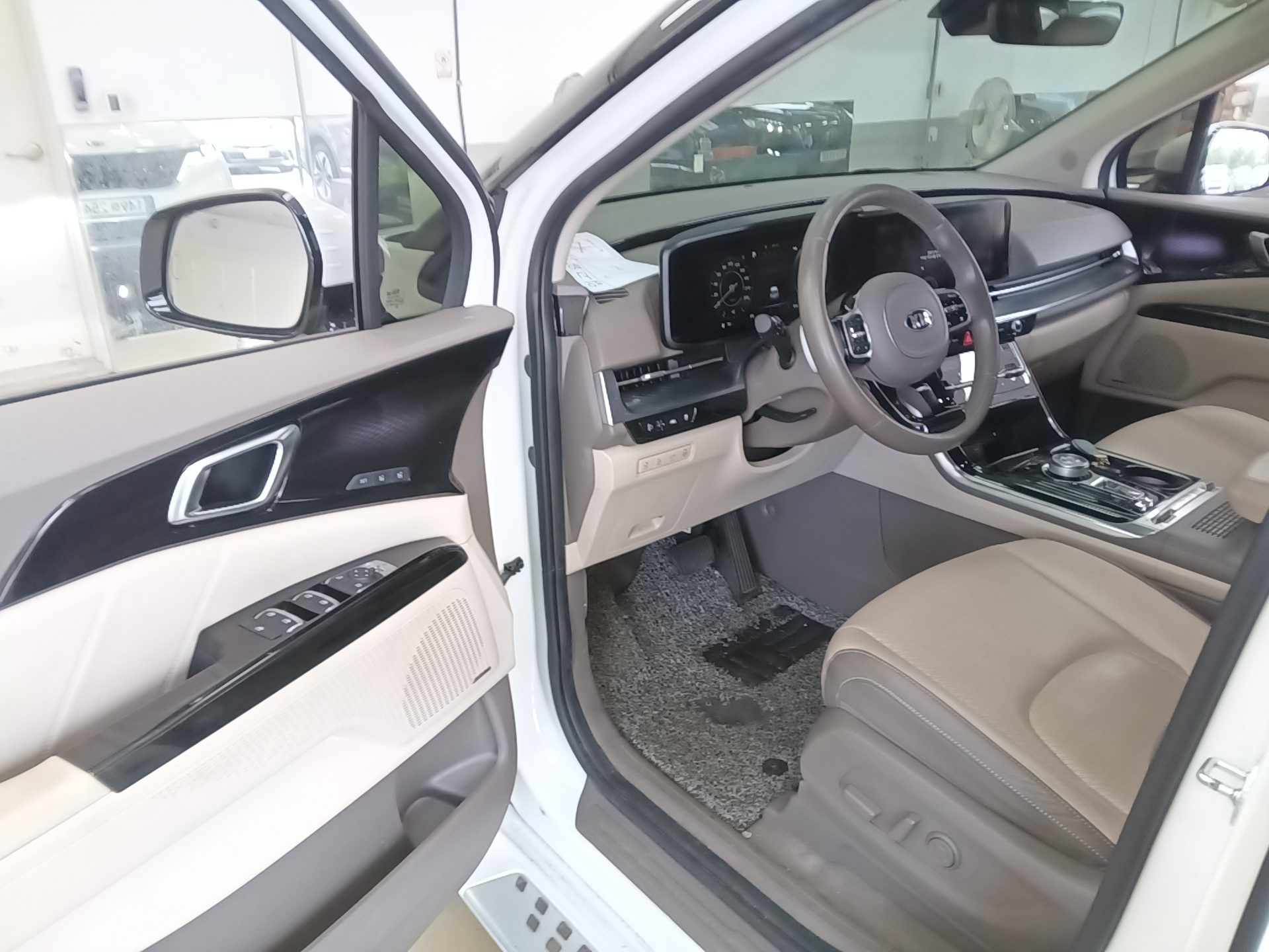 KIA NEW CARNIVAL (KA4) HI-LIMOUSINE 9-SEATER GASOLINE SIGNATURE 2021 - zdjęcie 10