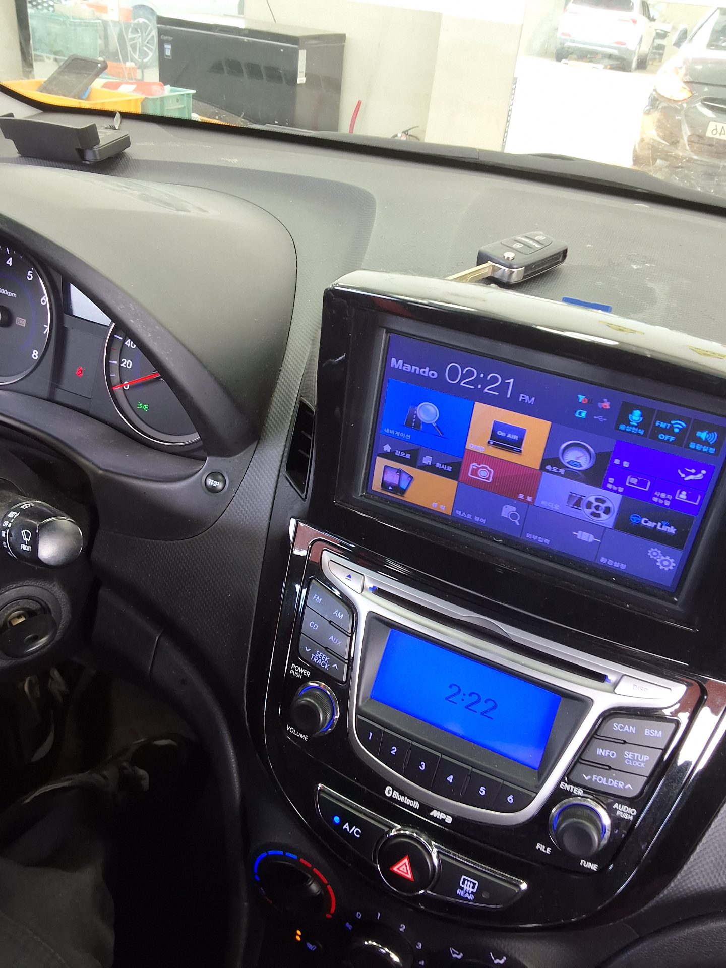 HYUNDAI NEW ACCENT 1.4 VVT PREMIER 2013 - zdjęcie 17