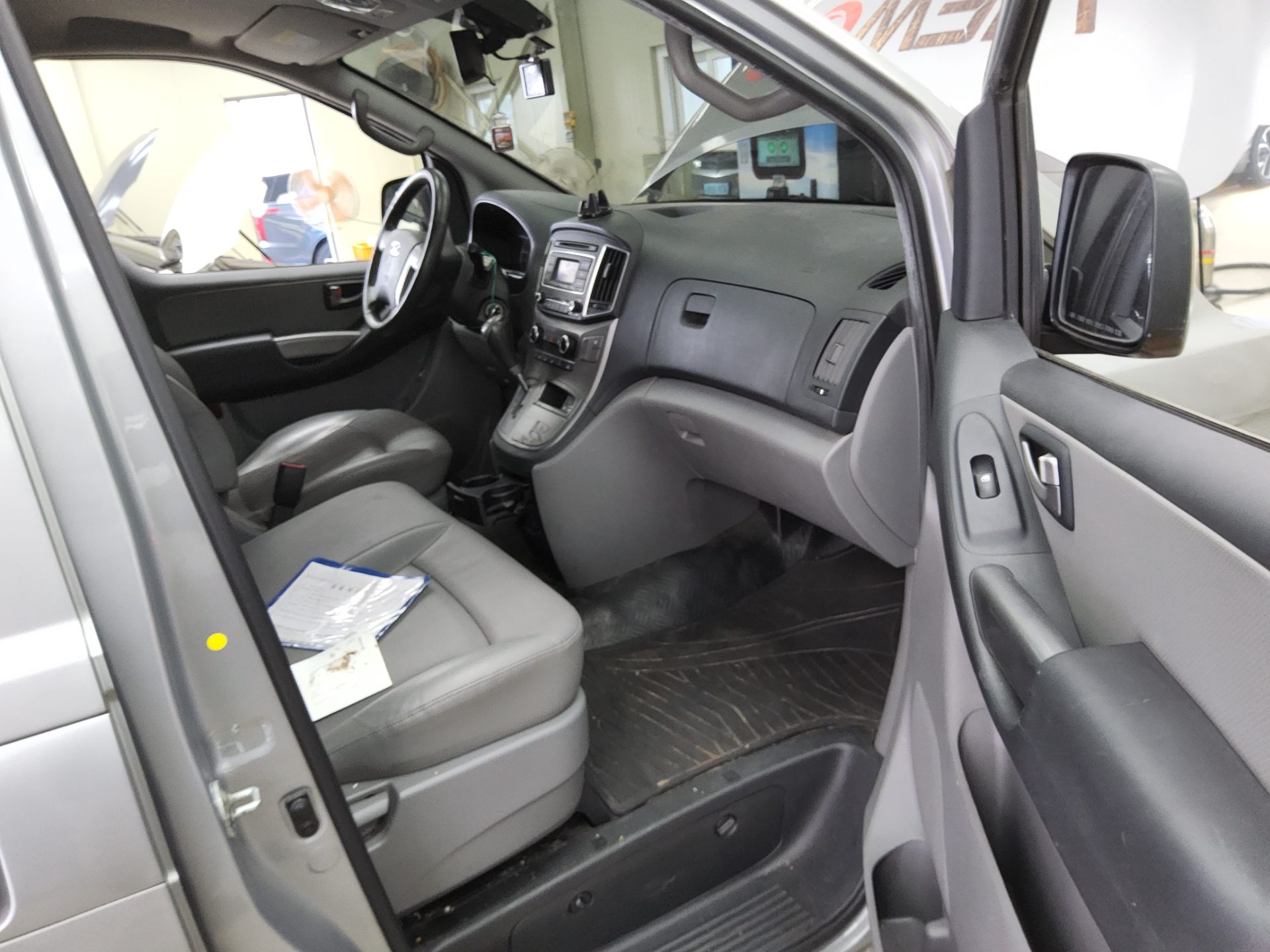 HYUNDAI THE NEW GRAND STAREX 3-SEATER DIESEL VAN SMART 2020 - zdjęcie 14