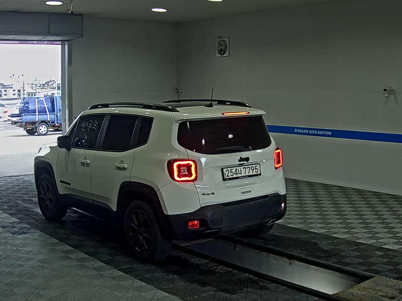 JEEP RENEGADE 2.4 GASOLINE AWD 80TH ANNIVERSARY 2021 - zdjęcie 6