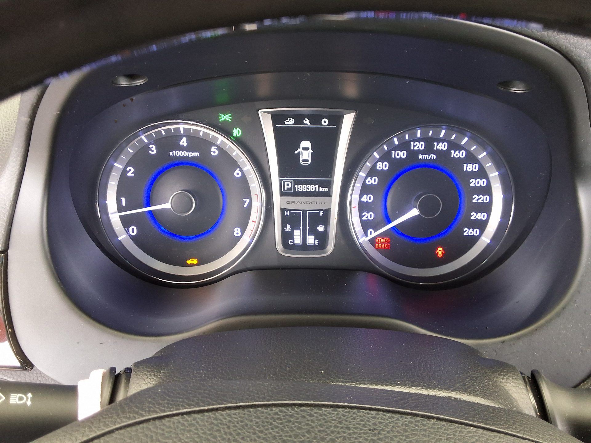 HYUNDAI GRANDEUR HG HG 240 MODERN 2015 - zdjęcie 9