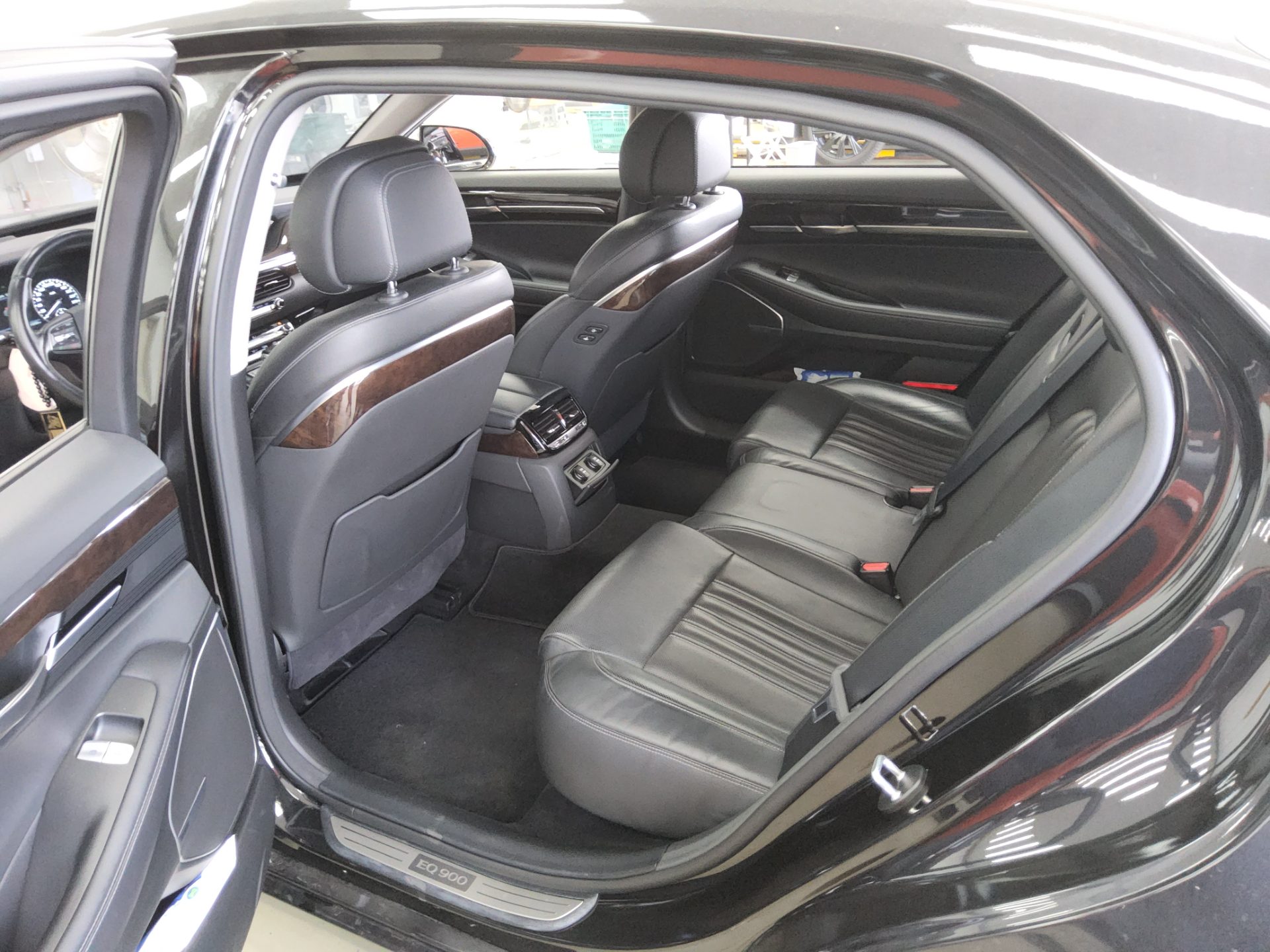 GENESIS EQ900 3.8 GDi AWD LUXURY 2018 - zdjęcie 12