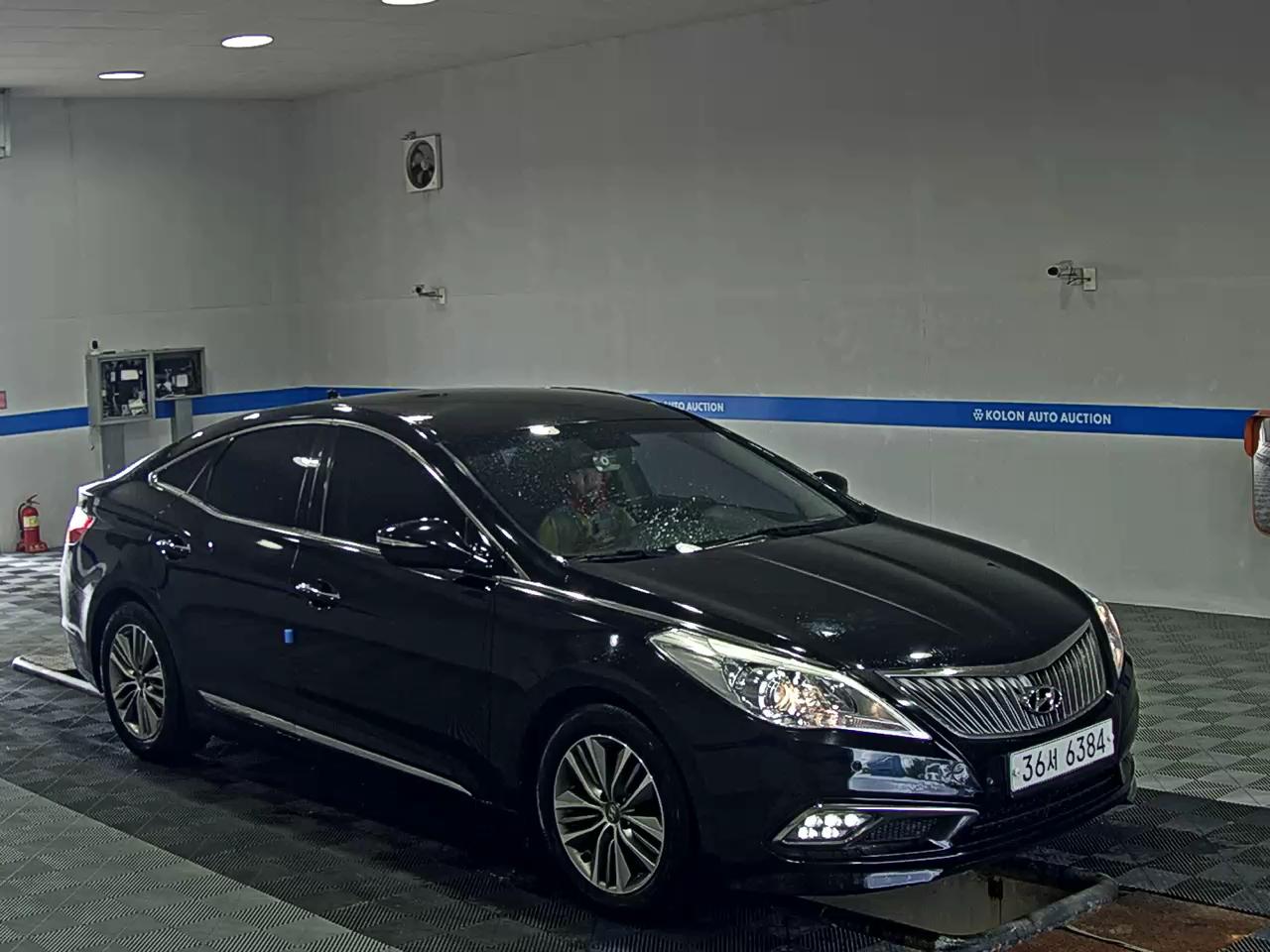 HYUNDAI GRANDEUR HG HG 240 MODERN 2015 - zdjęcie 3