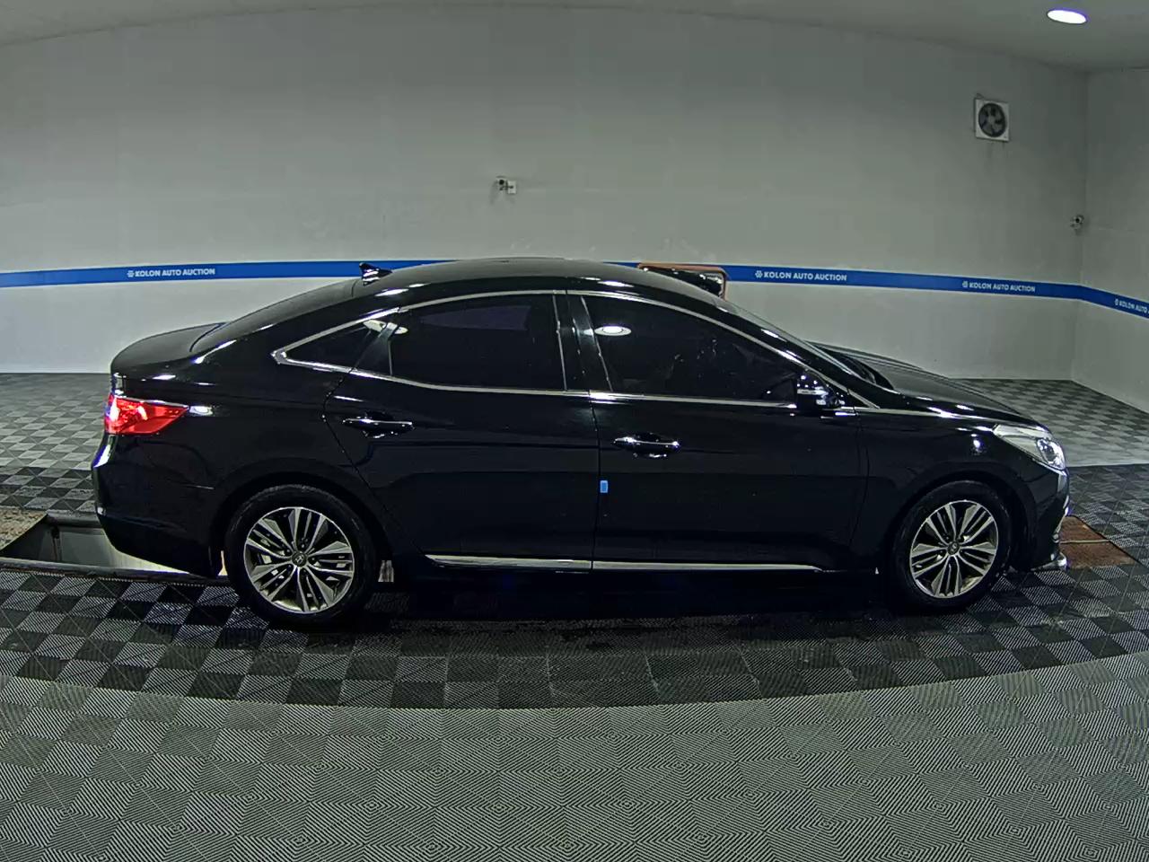 HYUNDAI GRANDEUR HG HG 240 MODERN 2015 - zdjęcie 4