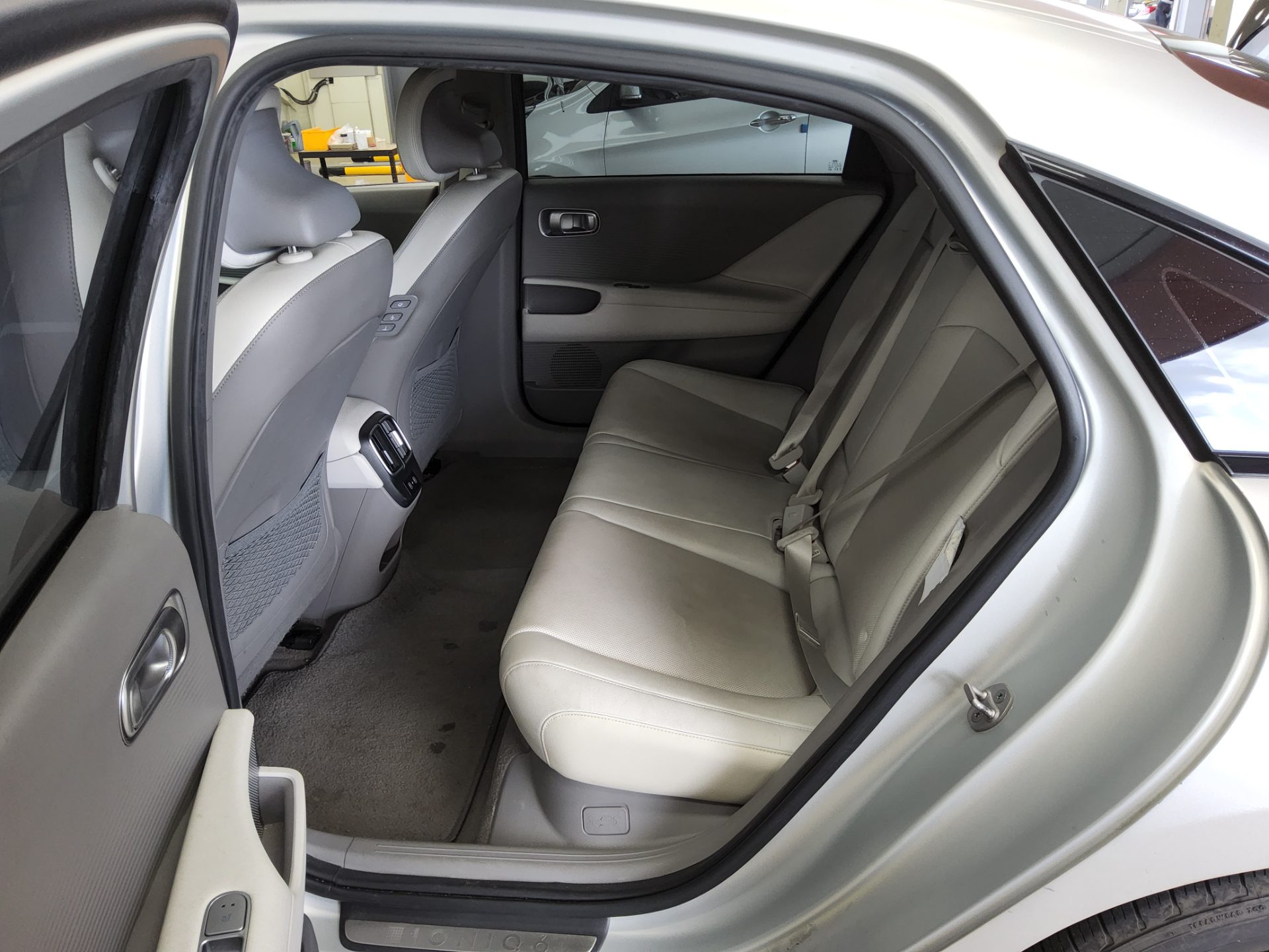 HYUNDAI IONIQ 6 LONG RANGE 2WD PRESTIGE 2023 - zdjęcie 12