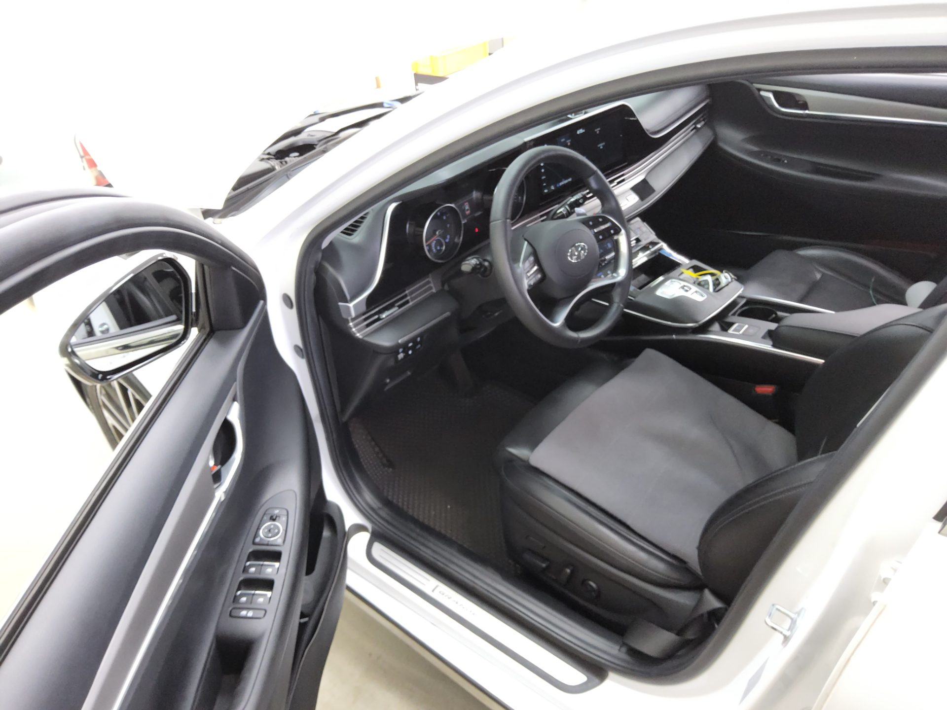 HYUNDAI THE NEW GRANDEUR IG LPi 3.0 BUSINESS DELUXE TYPE 2023 - zdjęcie 10