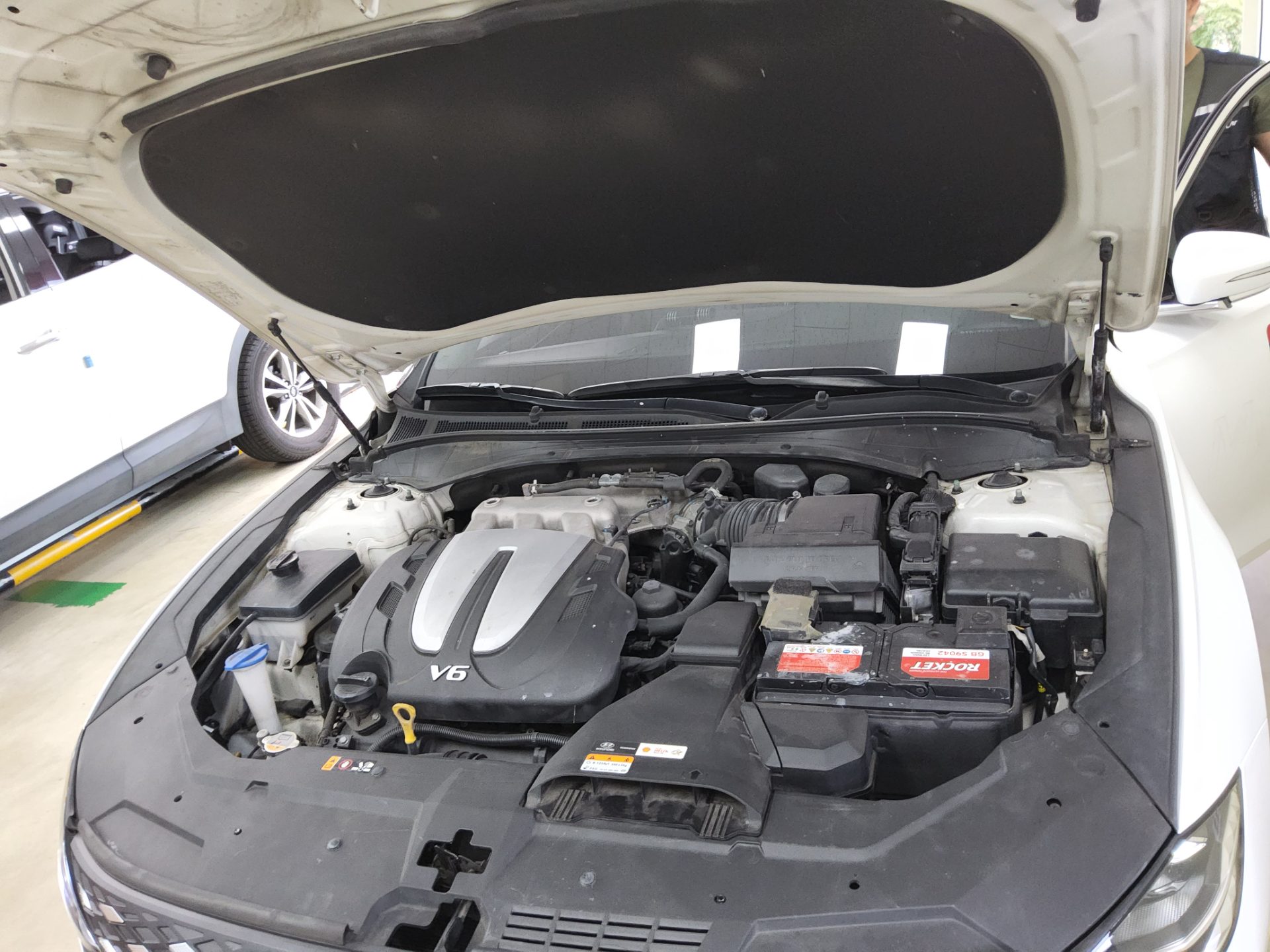 HYUNDAI THE NEW GRANDEUR IG LPi 3.0 BUSINESS DELUXE TYPE 2023 - zdjęcie 21