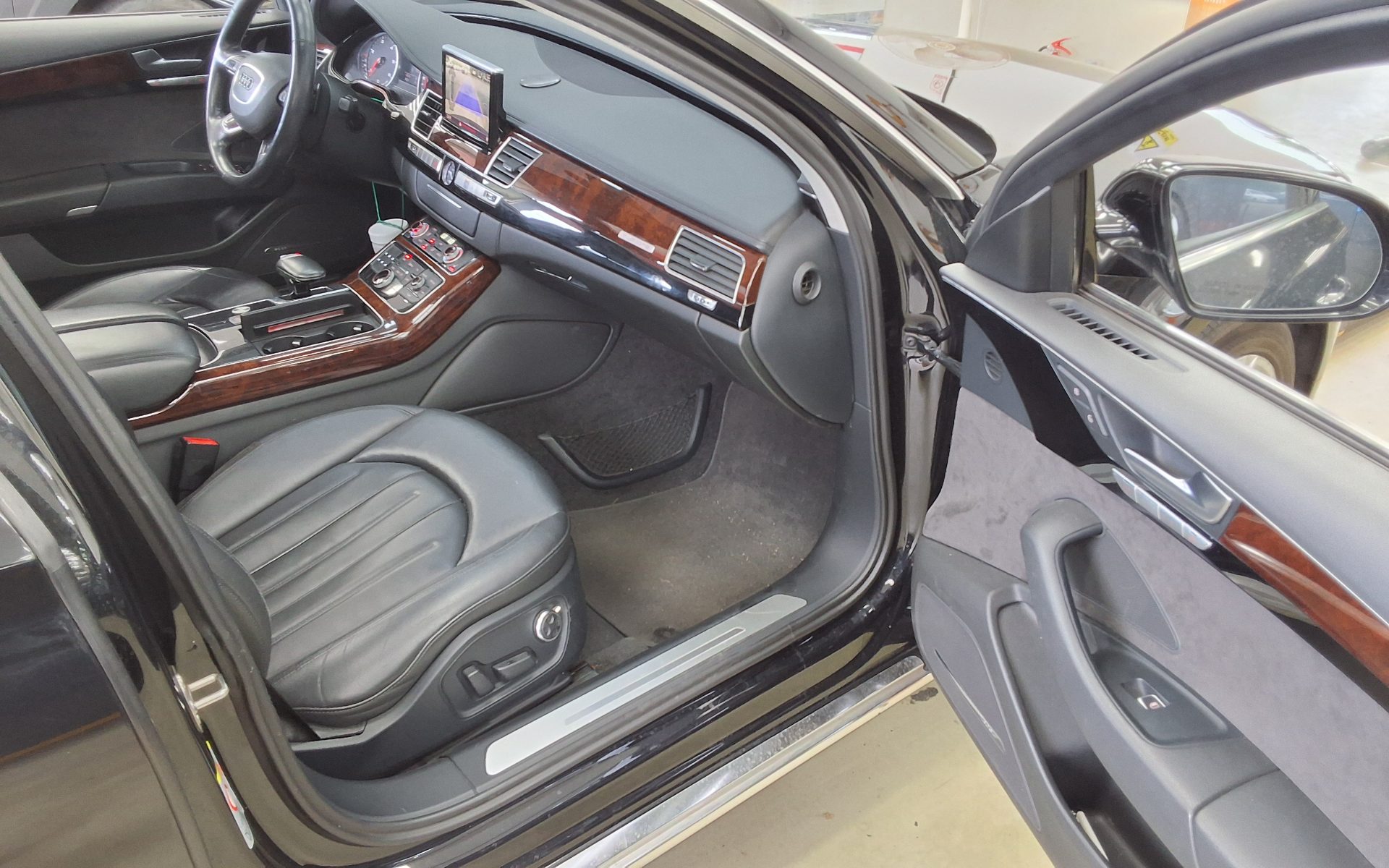 AUDI A8 (3RD GEN) 3.0 TDI QUATTRO 2012 - zdjęcie 14