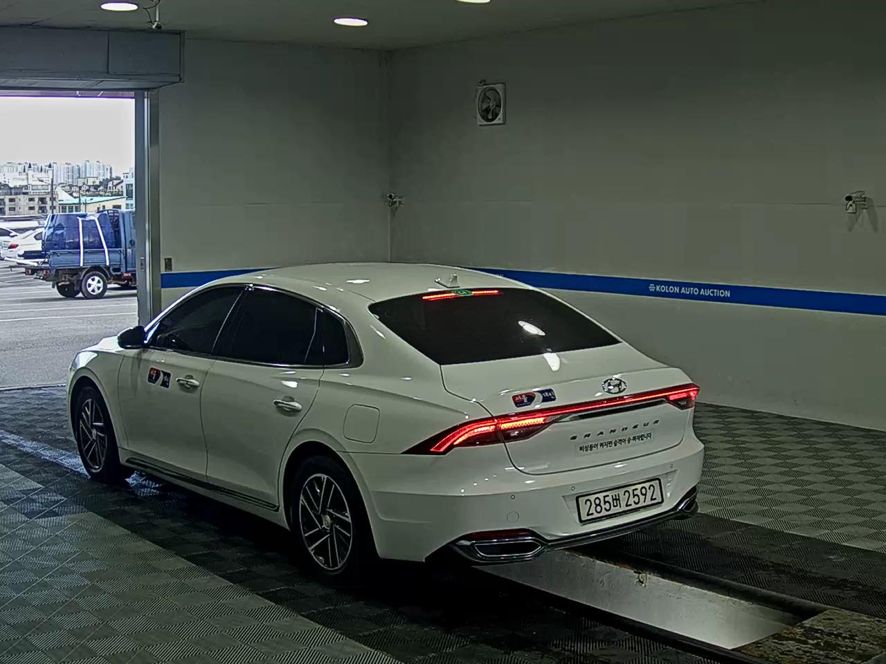 HYUNDAI THE NEW GRANDEUR IG LPi 3.0 BUSINESS DELUXE TYPE 2023 - zdjęcie 6
