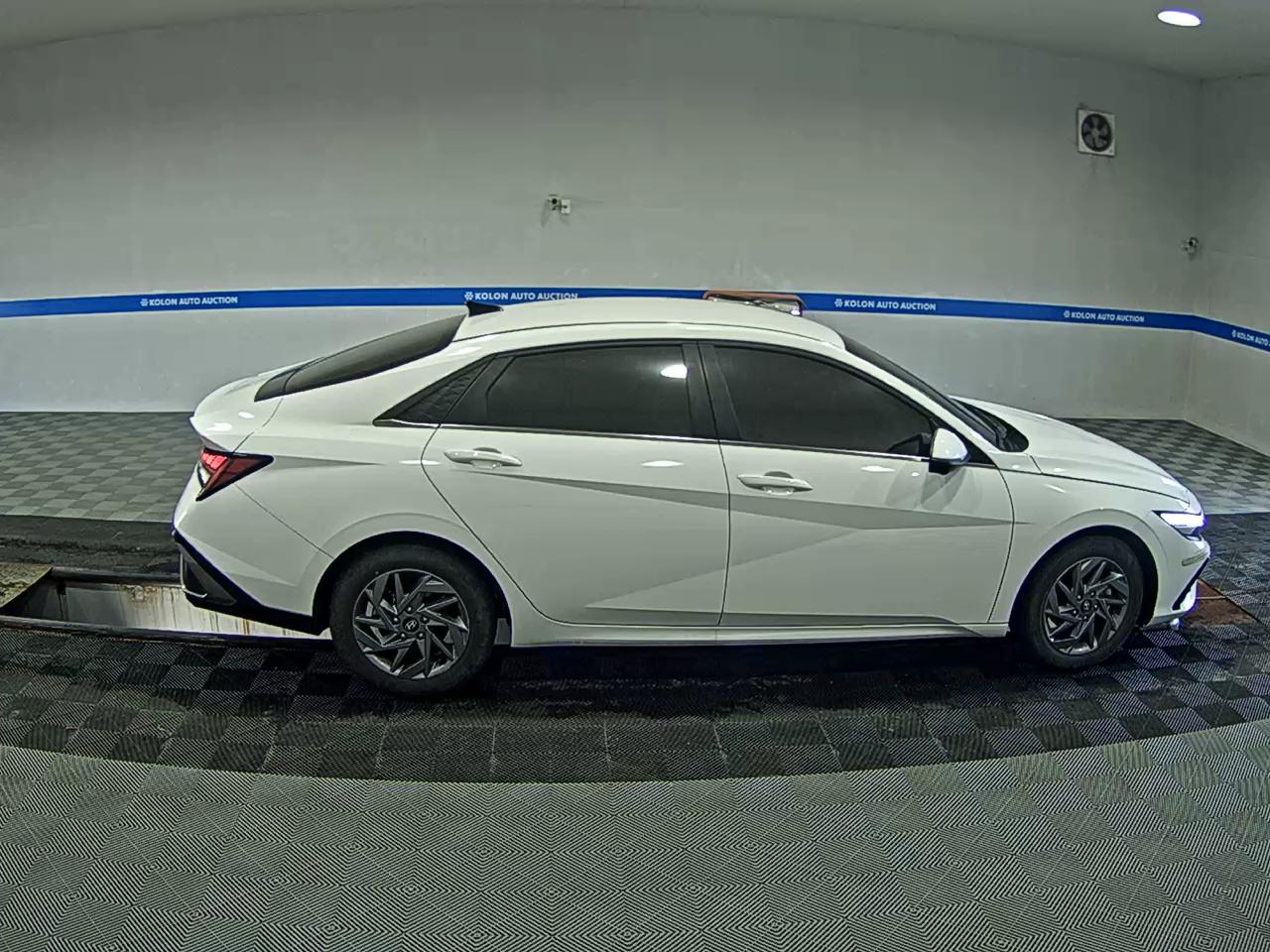 HYUNDAI THE NEW AVANTE (CN7) GASOLINE 1.6 INSPIRATION 2024 - zdjęcie 4