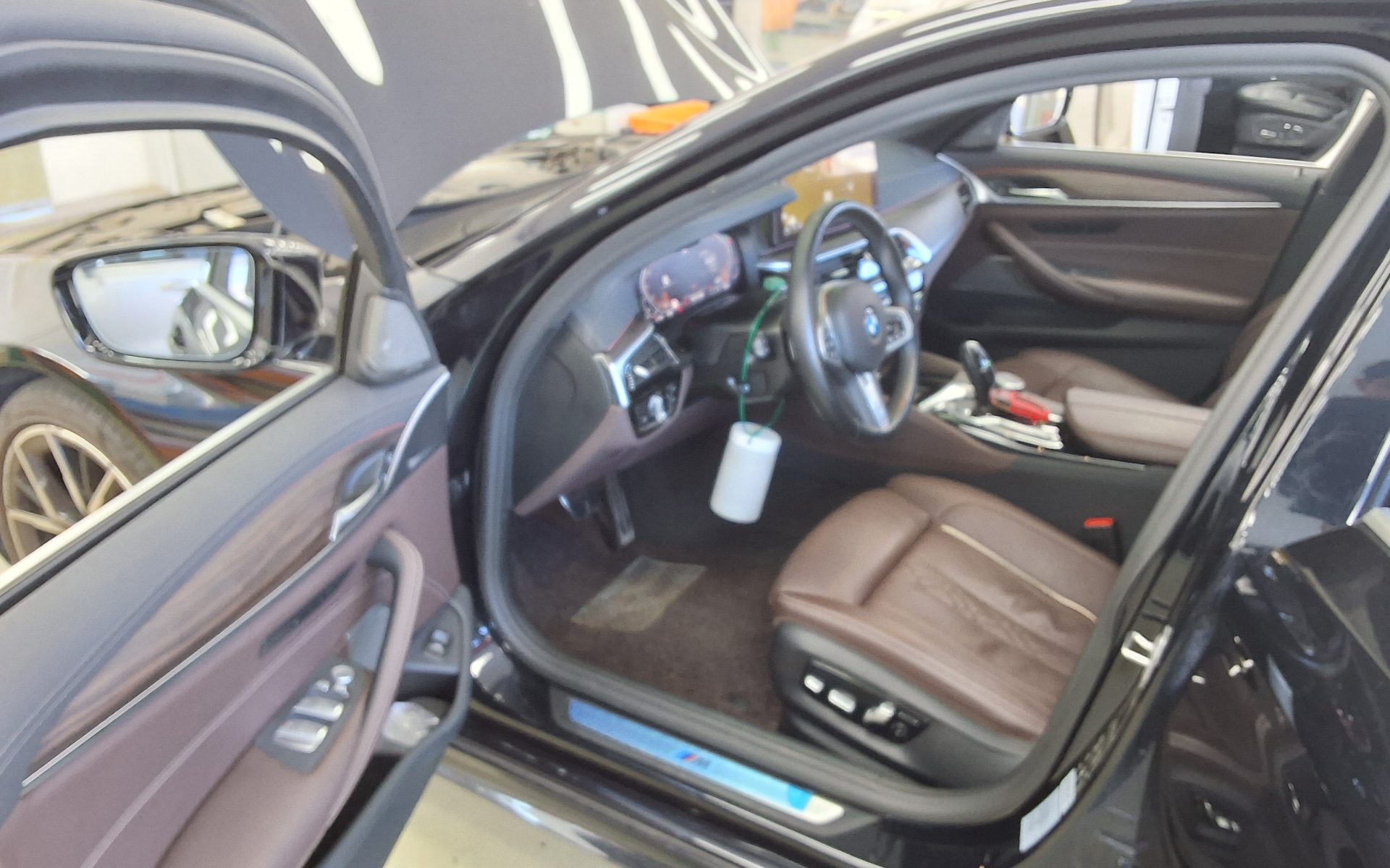 BMW 5 SERIES (7TH GEN) 530i xDRIVE M SPORT PACK 2021 - zdjęcie 10