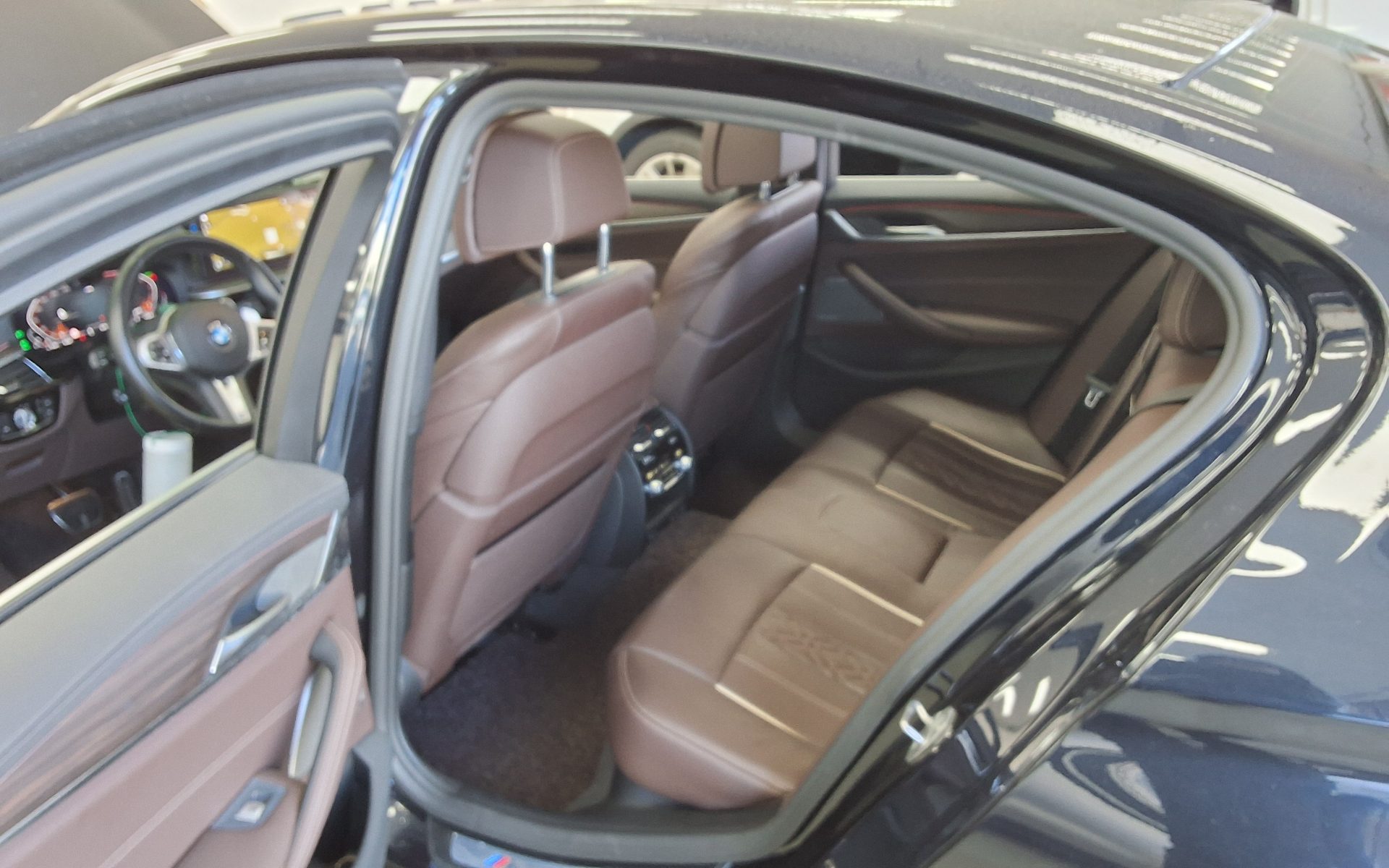 BMW 5 SERIES (7TH GEN) 530i xDRIVE M SPORT PACK 2021 - zdjęcie 12