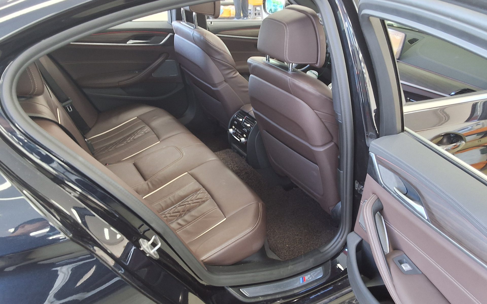BMW 5 SERIES (7TH GEN) 530i xDRIVE M SPORT PACK 2021 - zdjęcie 13
