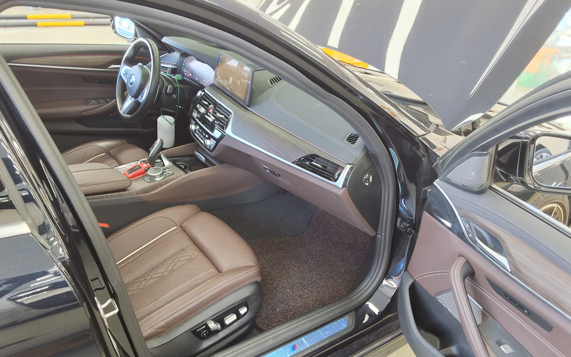 BMW 5 SERIES (7TH GEN) 530i xDRIVE M SPORT PACK 2021 - zdjęcie 14