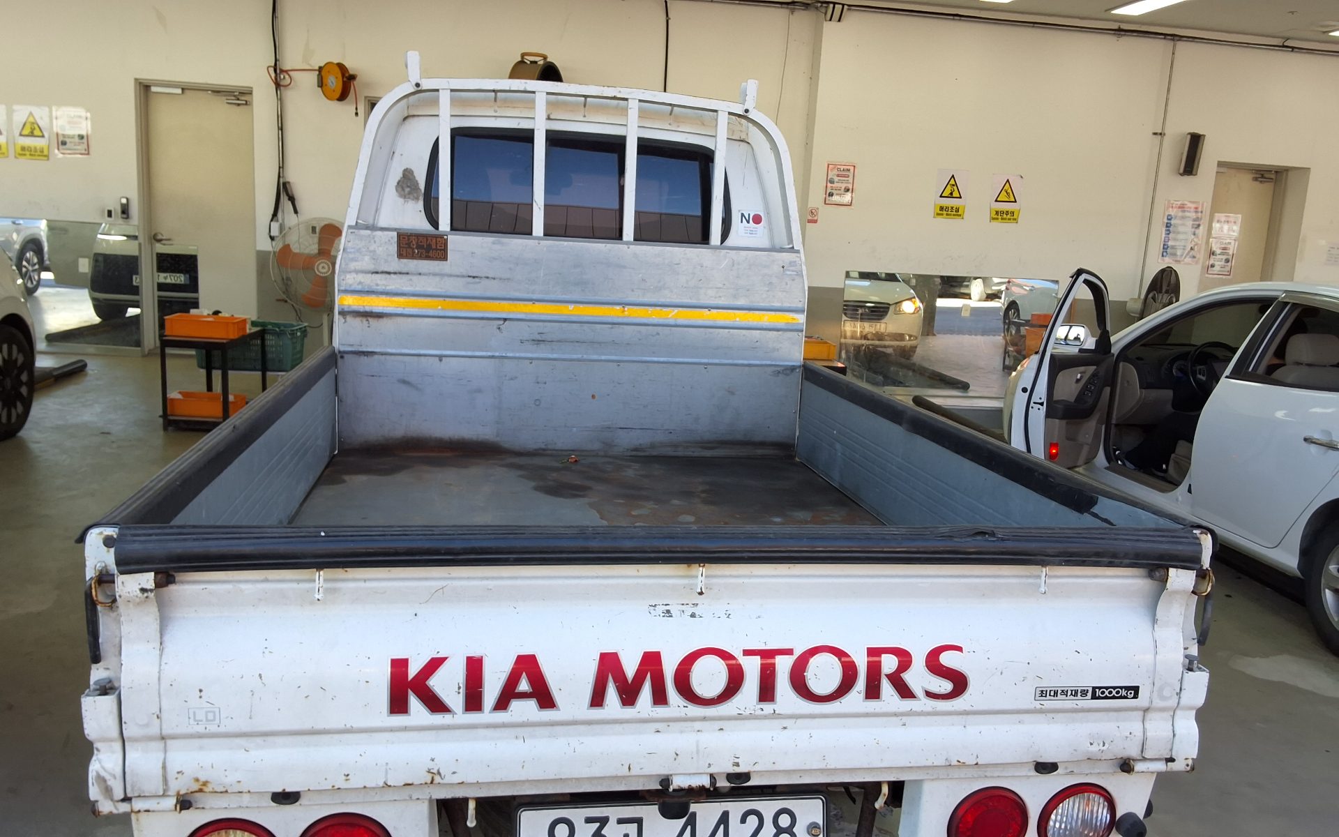 KIA BONGO III CARGO CRDi DOUBLE CAB EXTRA LONG WHEELBASE 2017 - zdjęcie 15