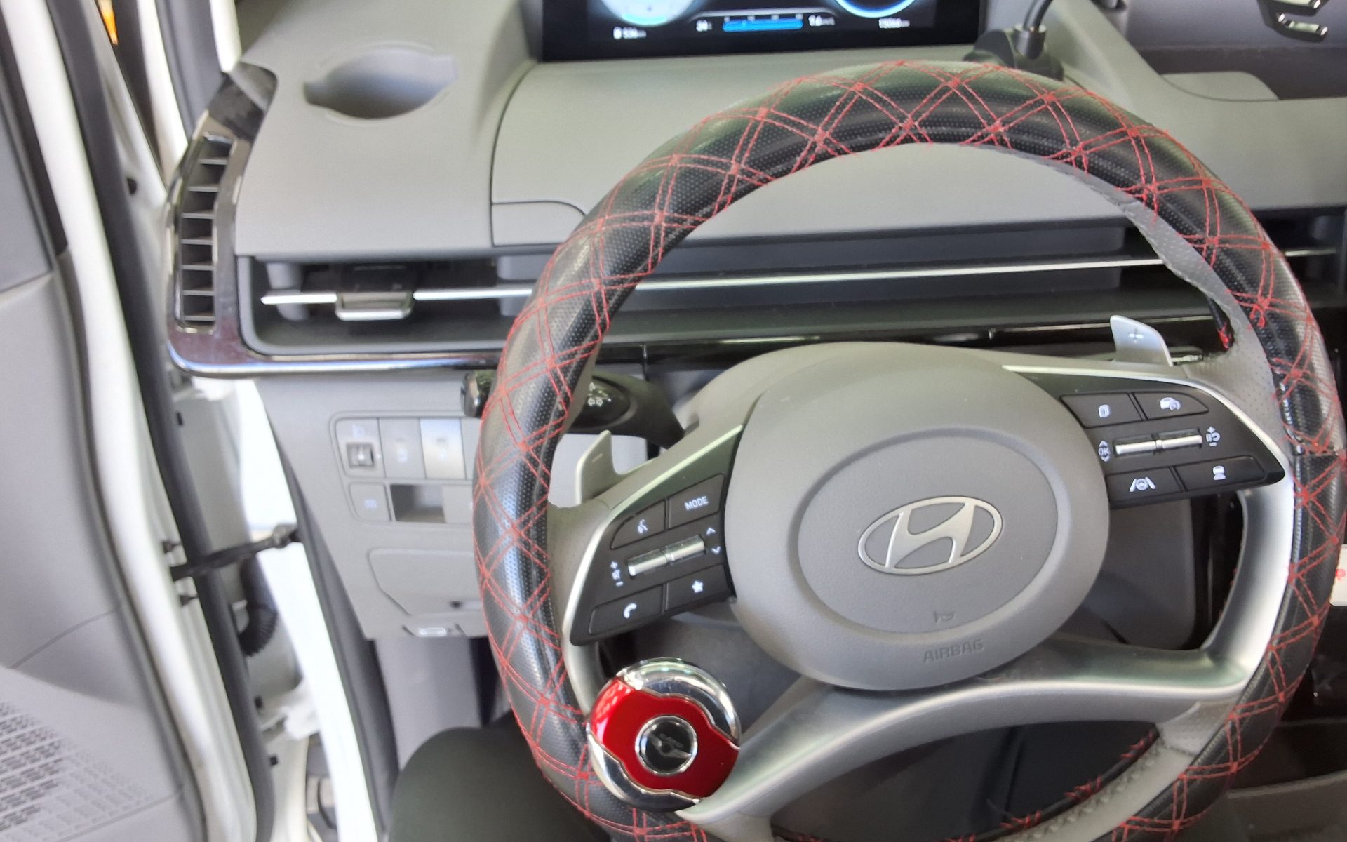 HYUNDAI STARIA 2.2 DIESEL LOUNGE 9-SEATER 4WD INSPIRATION 2025 - zdjęcie 17
