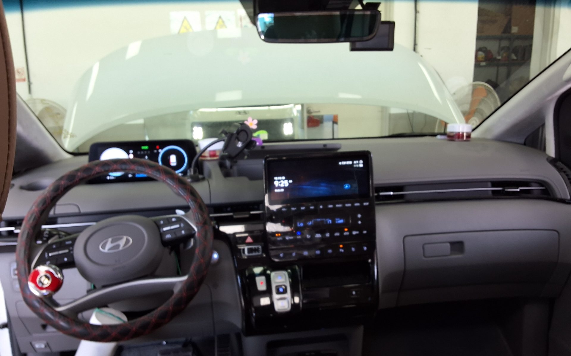HYUNDAI STARIA 2.2 DIESEL LOUNGE 9-SEATER 4WD INSPIRATION 2025 - zdjęcie 11
