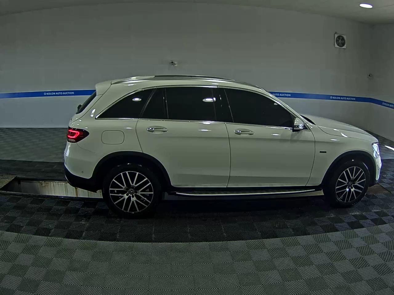 MERCEDES-BENZ GLC-CLASS GLC 300e 4MATIC 2021 - zdjęcie 4