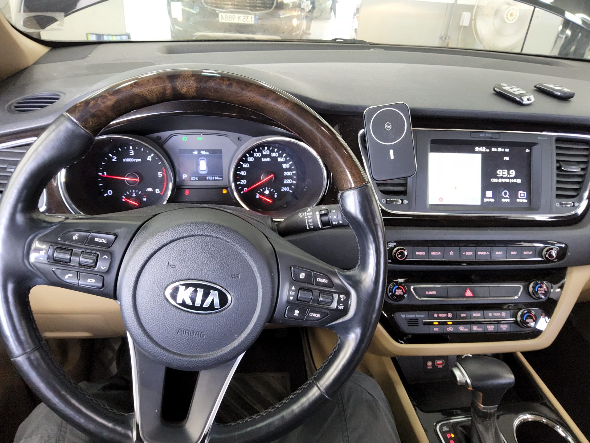 KIA THE NEW CARNIVAL 9-SEATER DIESEL PRESTIGE 2020 - zdjęcie 17