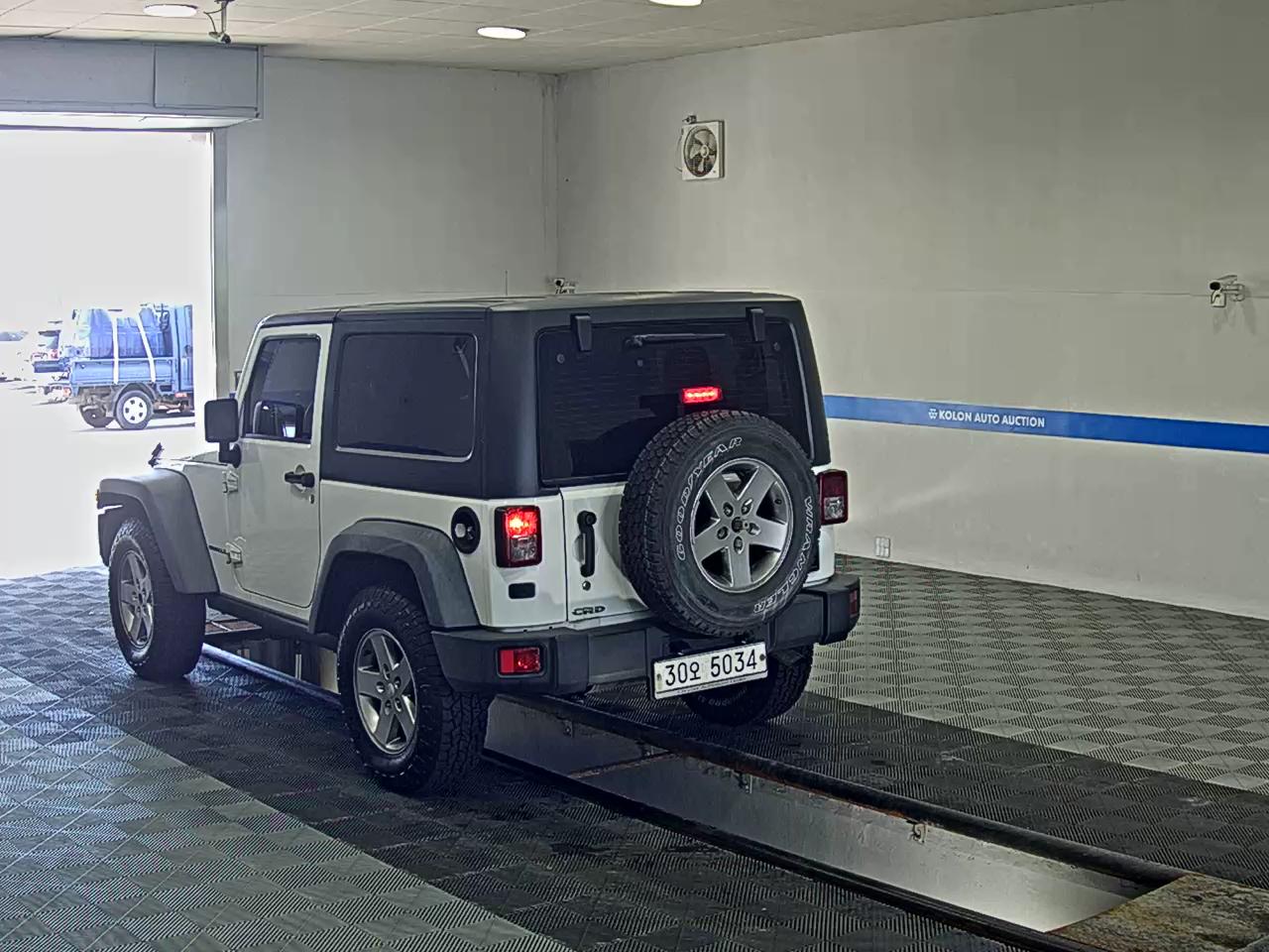 JEEP WRANGLER (JK) 2.8 RUBICON 2-DOOR 2011 - zdjęcie 6
