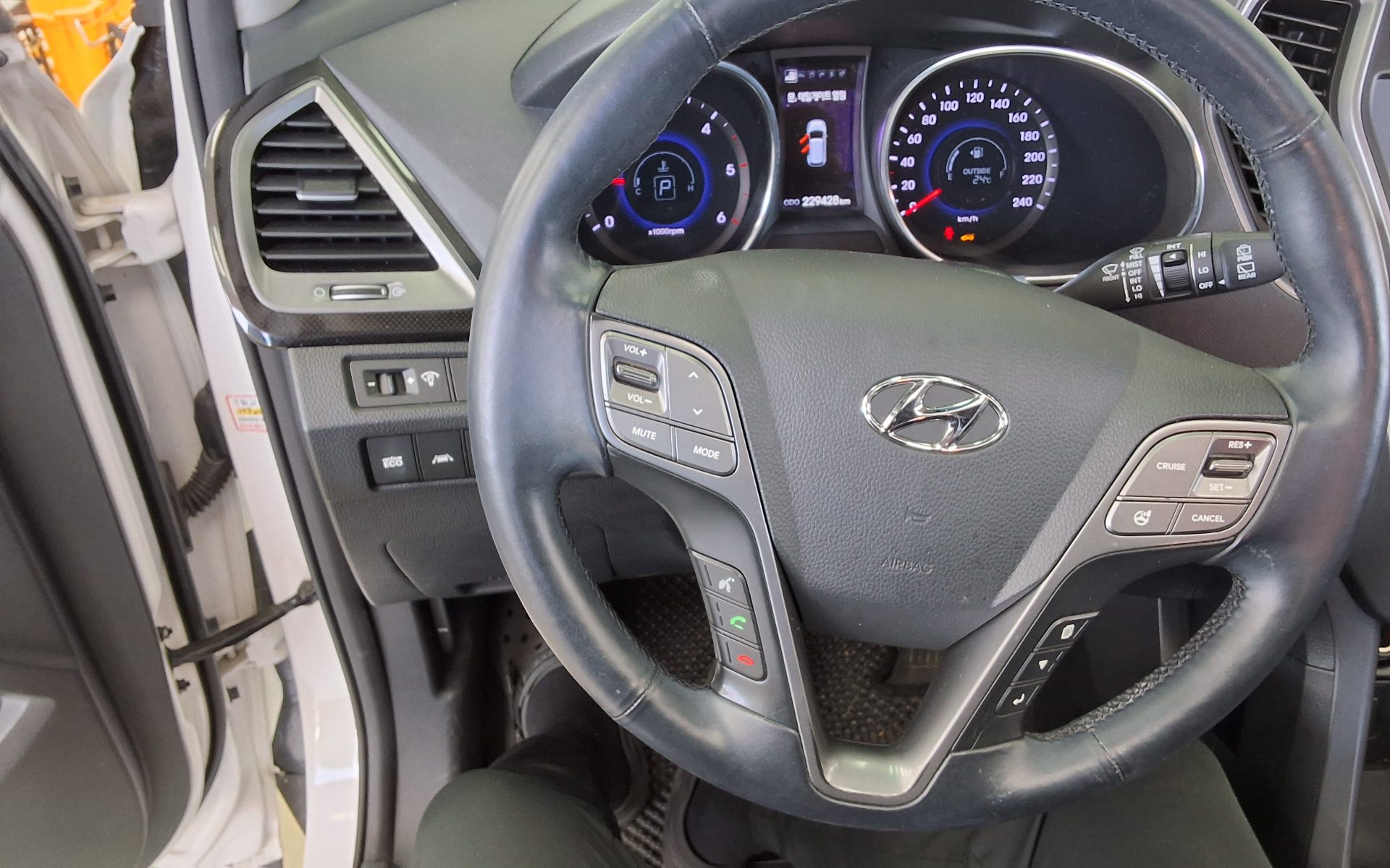 HYUNDAI SANTA FE (DM) DIESEL R2.2 4WD EXCLUSIVE 2013 - zdjęcie 17