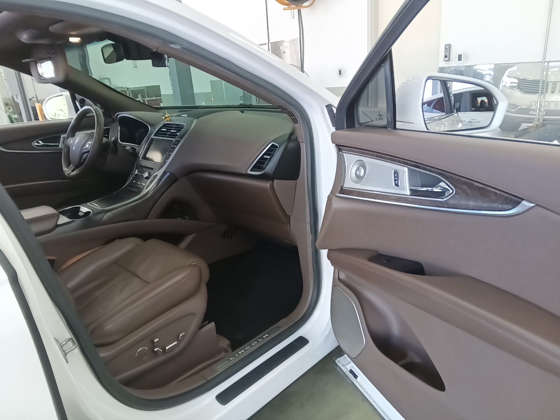 LINCOLN ALL NEW MKX 2.7 RESERVE 2016 - zdjęcie 14
