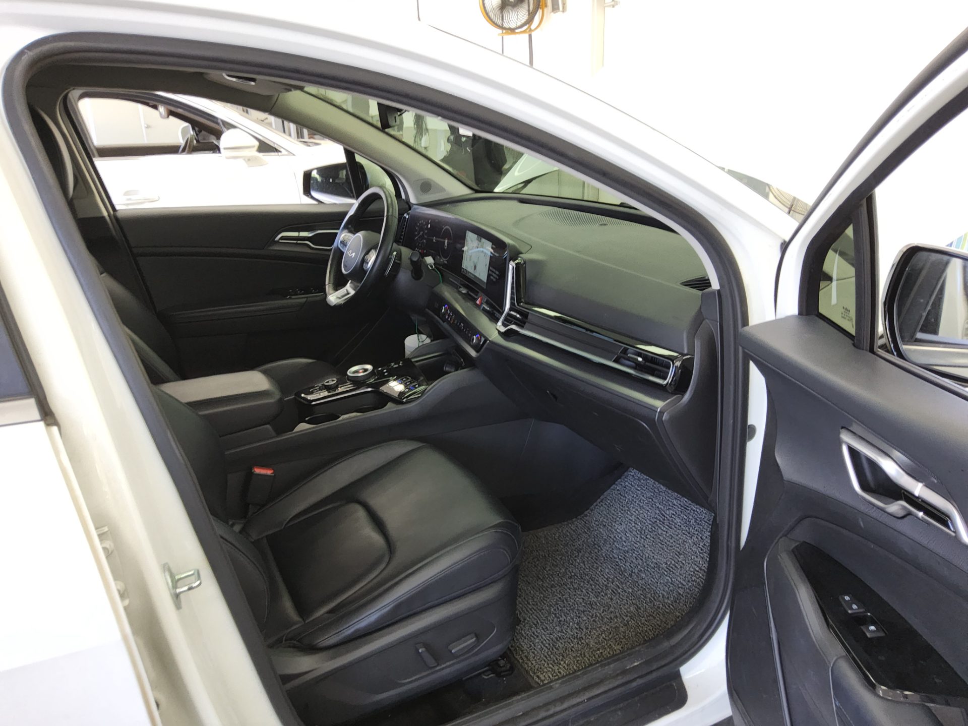 KIA THE ALL NEW SPORTAGE 1.6 GASOLINE 2WD NOBLESSE 2022 - zdjęcie 14