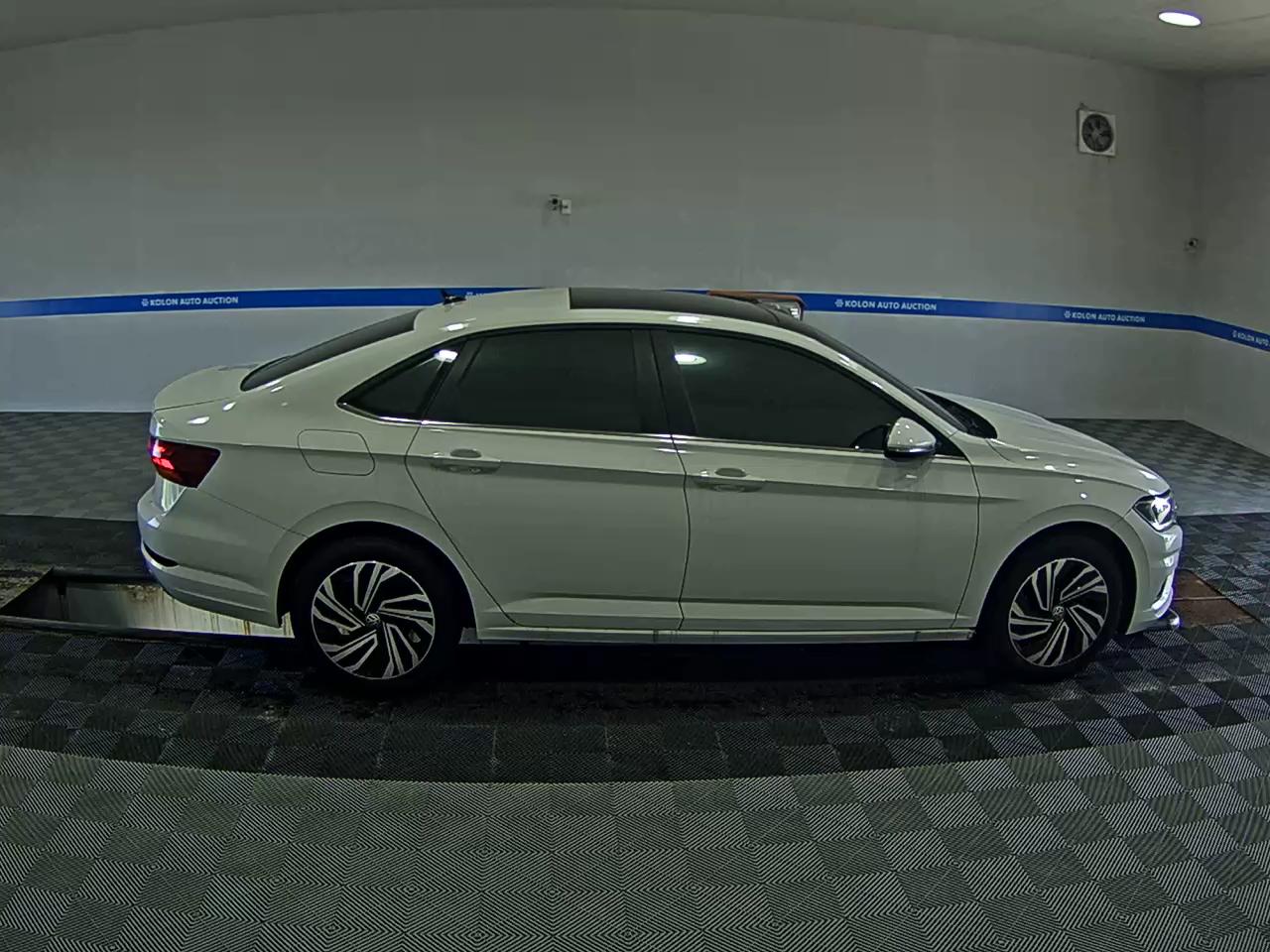 VOLKSWAGEN JETTA (7TH GEN) 1.4 TSI PRESTIGE 2021 - zdjęcie 4