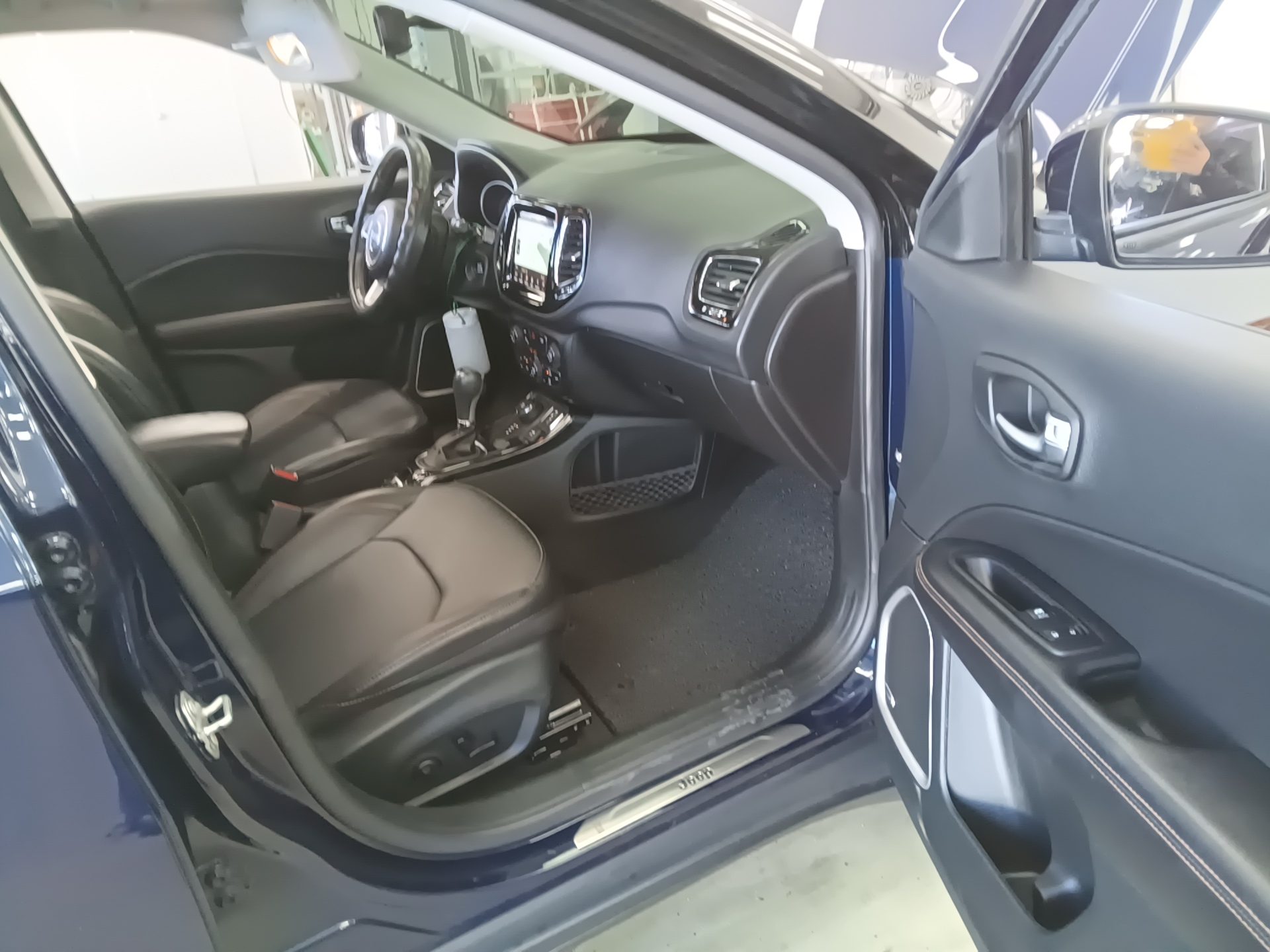 JEEP COMPASS (MP) 2.4 AWD LIMITED 2019 - zdjęcie 14