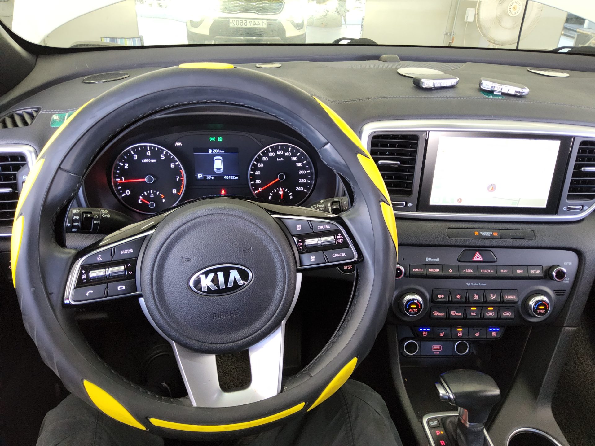 KIA SPORTAGE THE BOLD 2.0 GASOLINE PRESTIGE 2020 - zdjęcie 17