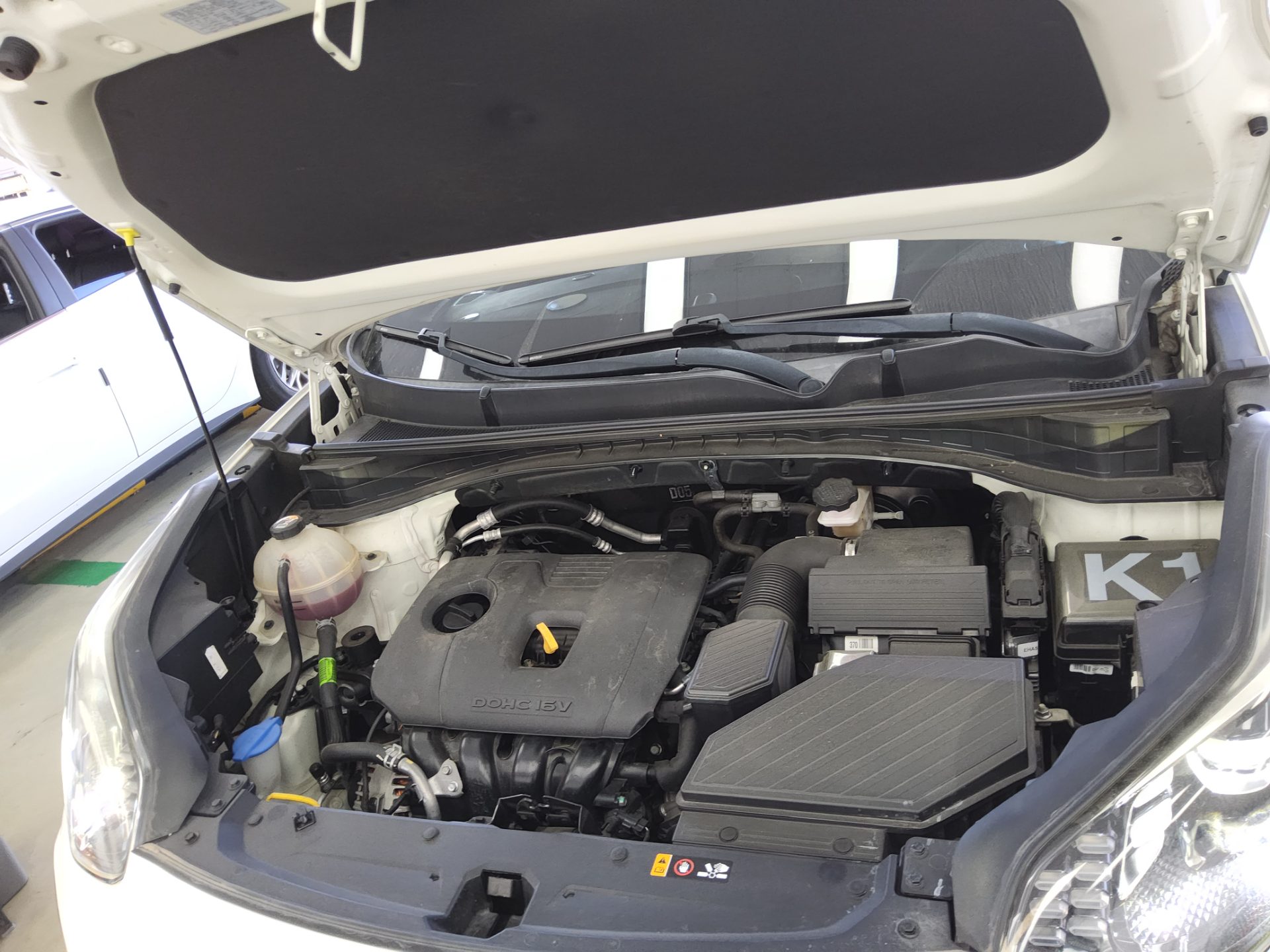 KIA SPORTAGE THE BOLD 2.0 GASOLINE PRESTIGE 2020 - zdjęcie 20