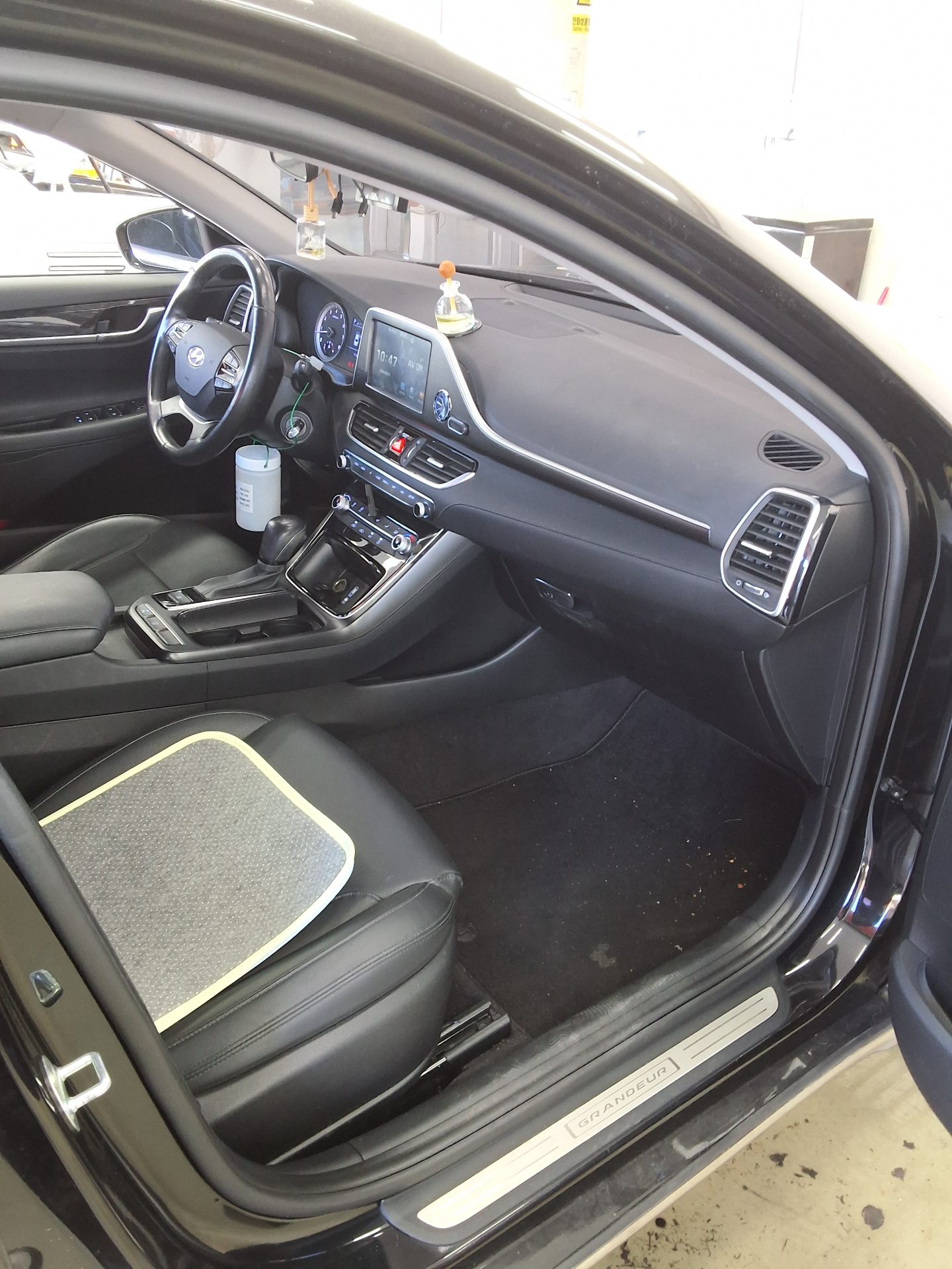 HYUNDAI GRANDEUR IG 3.0 GDi MODERN BASIC RENTAL CAR 2019 - zdjęcie 14