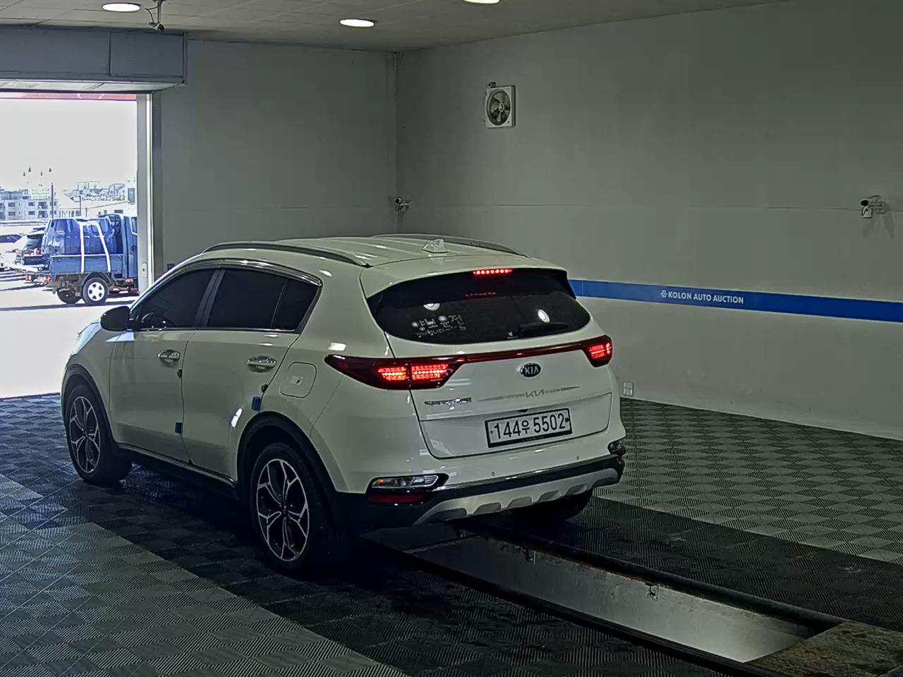 KIA SPORTAGE THE BOLD 2.0 GASOLINE PRESTIGE 2020 - zdjęcie 6