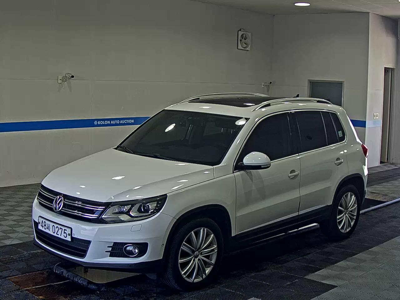 VOLKSWAGEN TIGUAN 2.0 TDI BLUEMOTION PREMIUM 2016 - zdjęcie 2