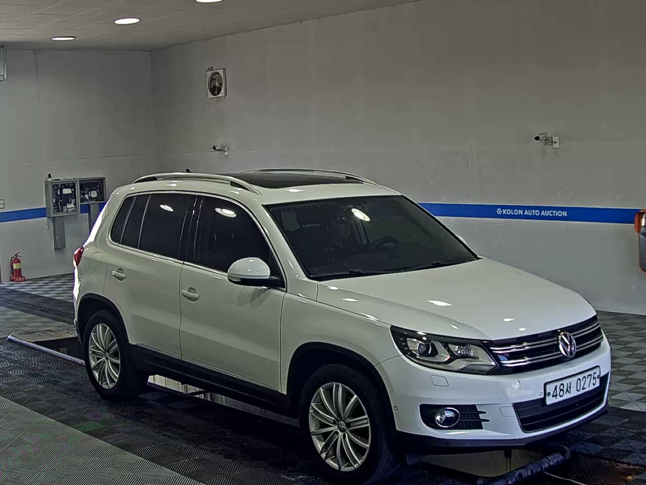 VOLKSWAGEN TIGUAN 2.0 TDI BLUEMOTION PREMIUM 2016 - zdjęcie 3