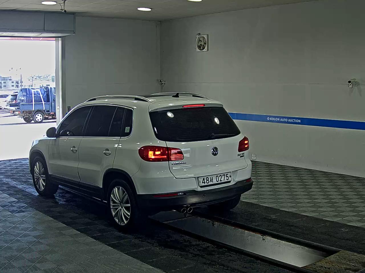 VOLKSWAGEN TIGUAN 2.0 TDI BLUEMOTION PREMIUM 2016 - zdjęcie 6