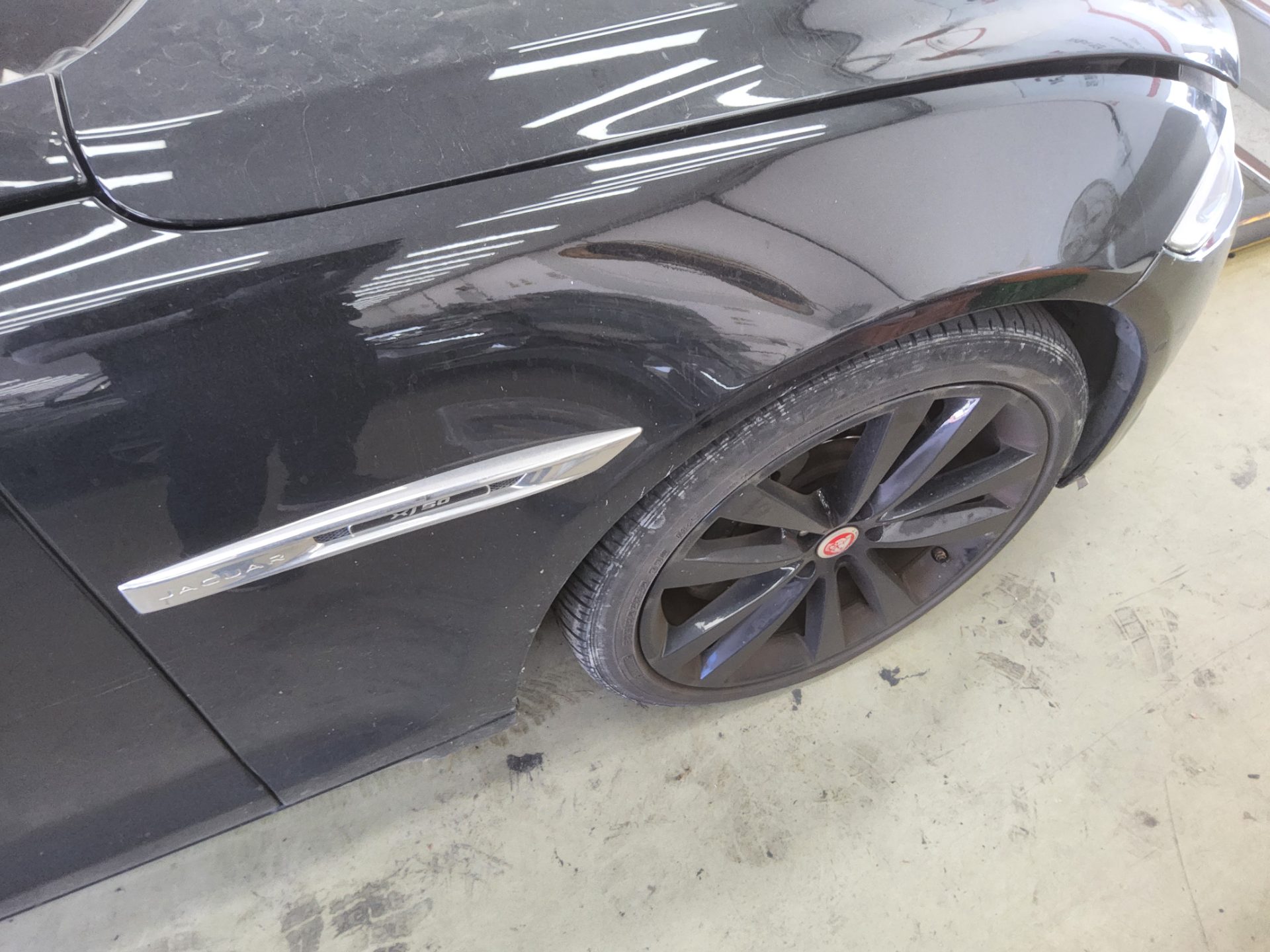 JAGUAR XJ (8TH GEN) 3.0D LWB 50TH ANNIVERSARY SPECIAL EDITION 2019 - zdjęcie 22