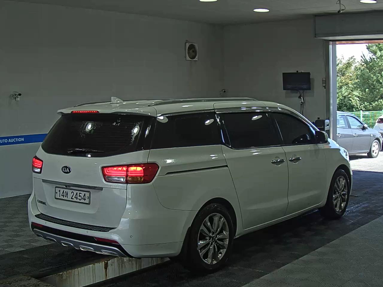 KIA ALL NEW CARNIVAL 9-SEATER DIESEL NOBLESSE 2015 - zdjęcie 5