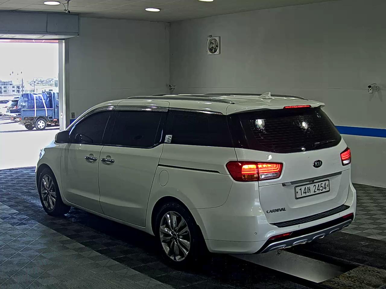 KIA ALL NEW CARNIVAL 9-SEATER DIESEL NOBLESSE 2015 - zdjęcie 6