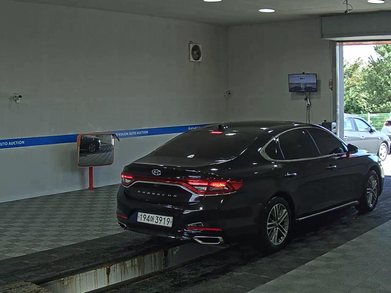 HYUNDAI GRANDEUR IG 3.0 GDi MODERN BASIC RENTAL CAR 2019 - zdjęcie 5