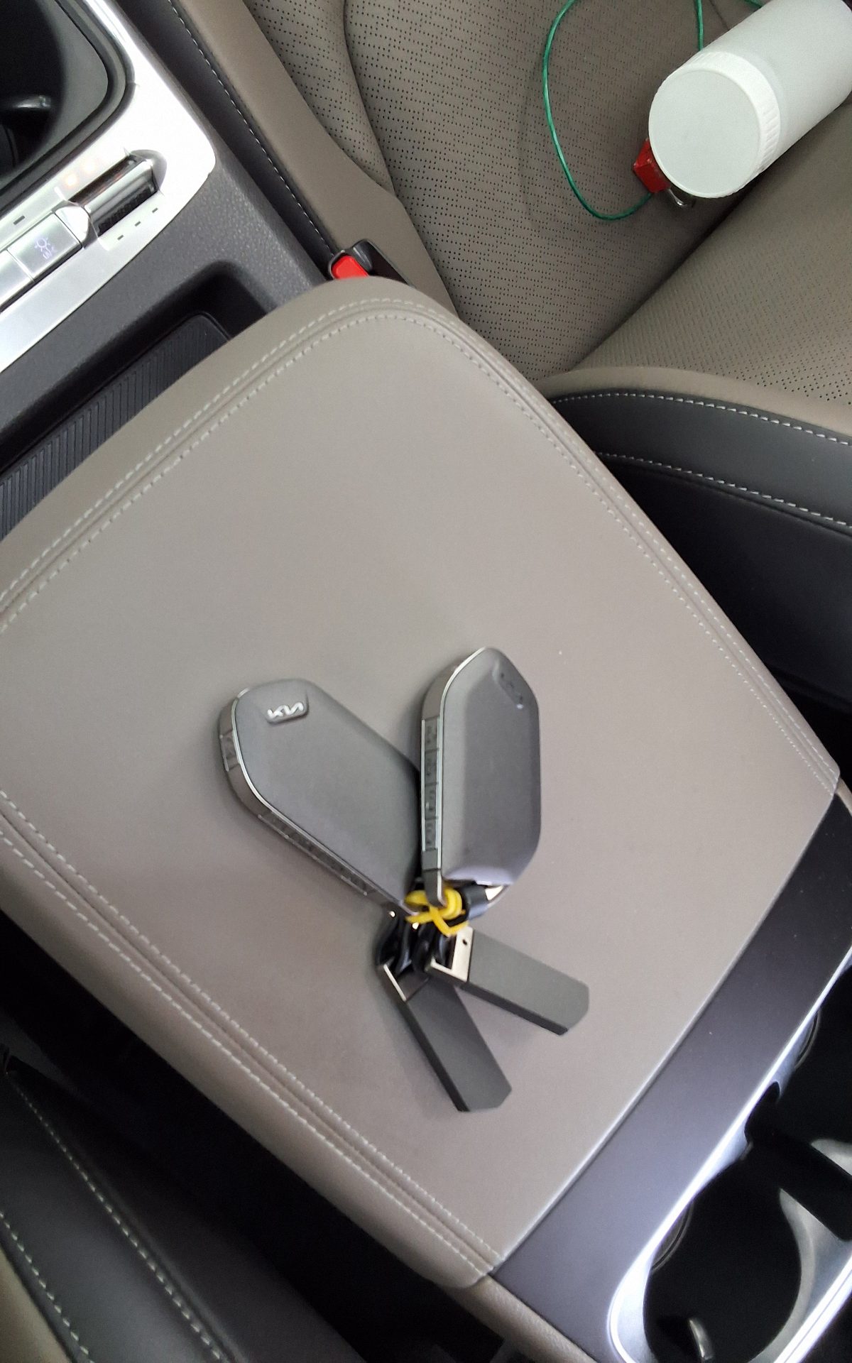 KIA THE NEW CARNIVAL HYBRID (KA4) 1.6 HEV 7-SEATER SIGNATURE GRAVITY 2025 - zdjęcie 20