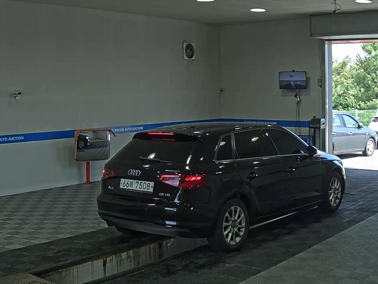 AUDI A3 (3RD GEN) 25 TDI SPORTBACK DYNAMIC 2015 - zdjęcie 5