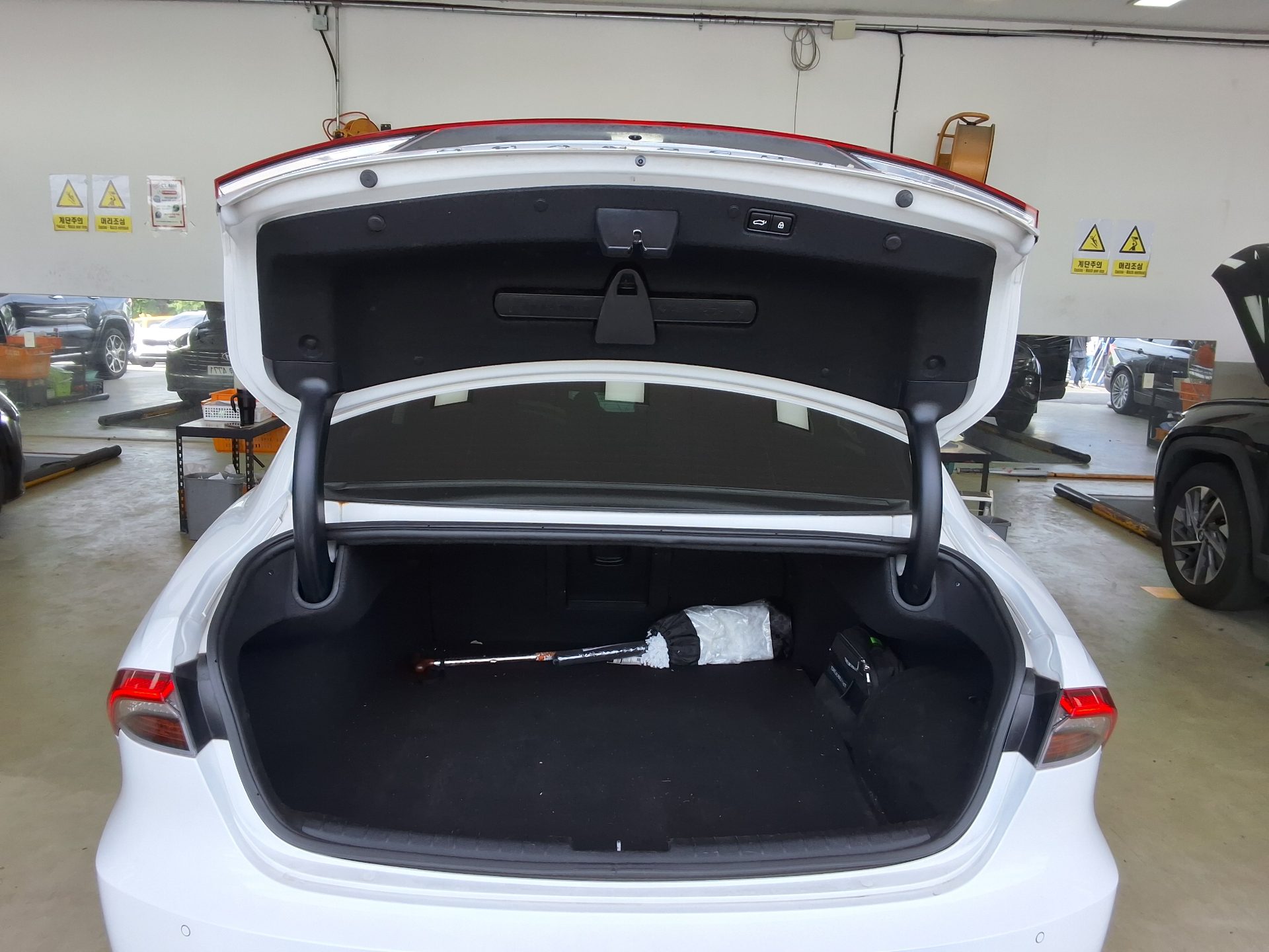 HYUNDAI THE NEW GRANDEUR IG HYBRID 2.4 HEV LE BLANC 2022 - zdjęcie 16