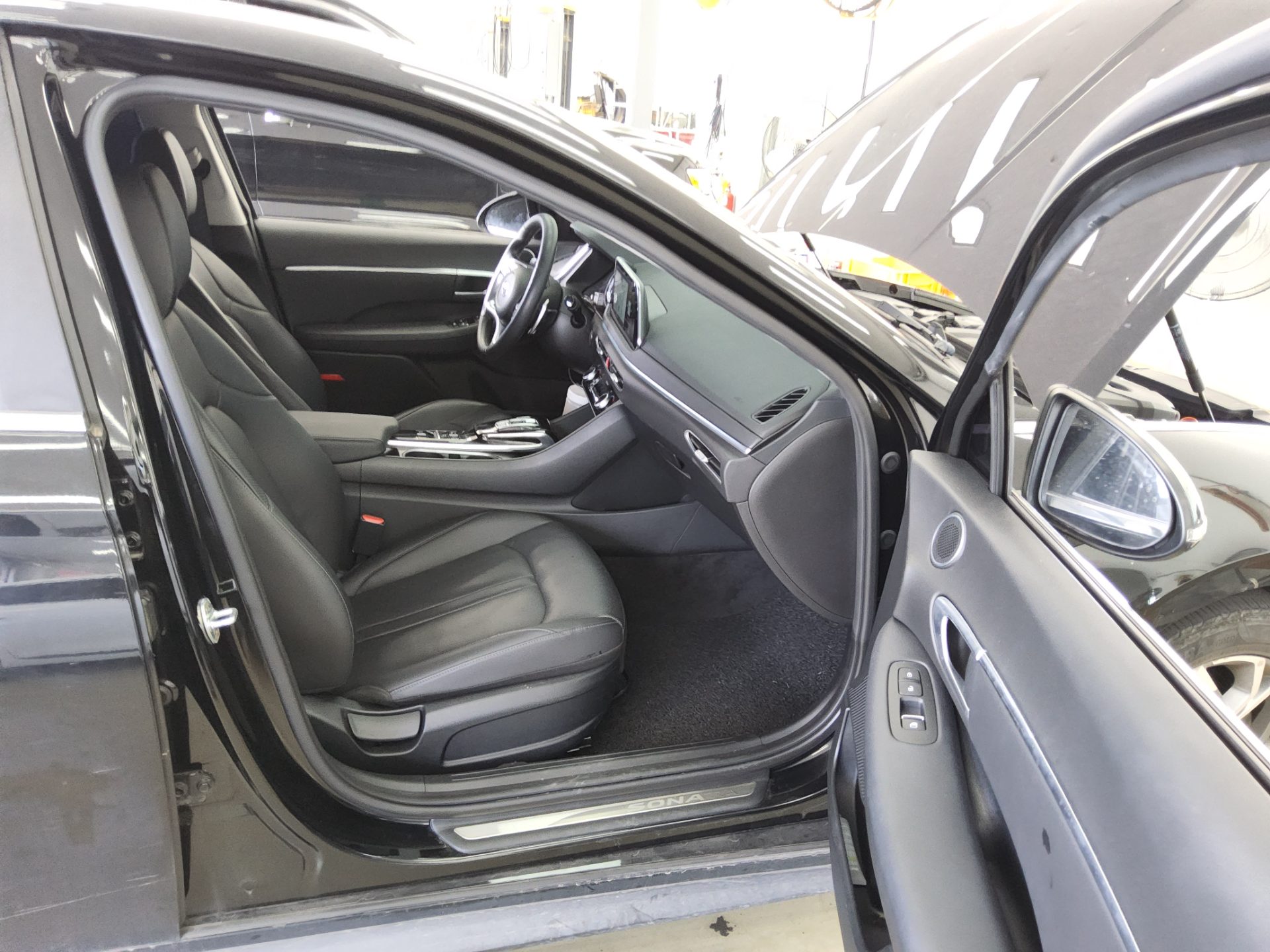 HYUNDAI SONATA (DN8) G2.0 PREMIUM FAMILY 2020 - zdjęcie 14