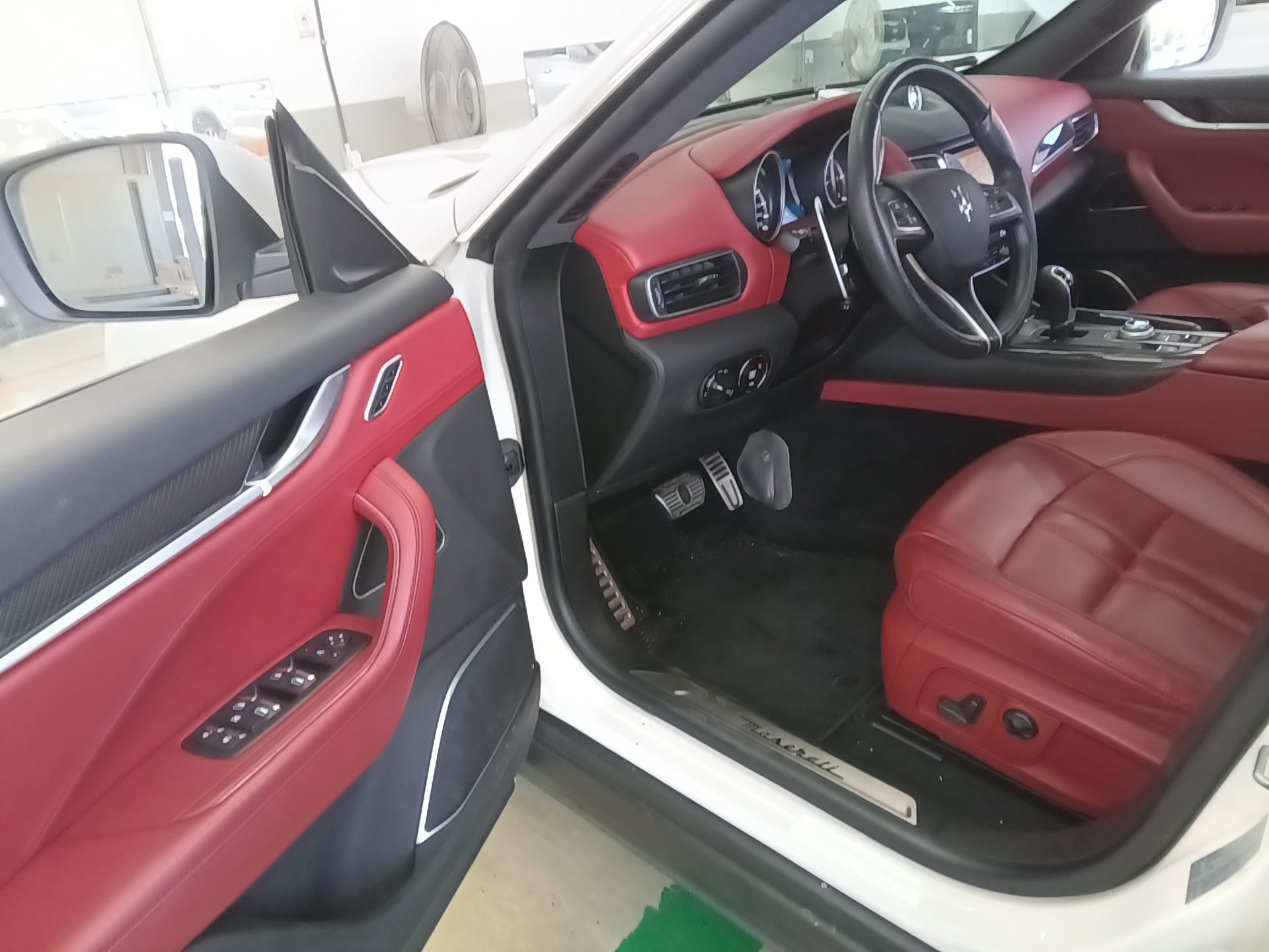 MASERATI LEVANTE 3.0 DIESEL 2017 - zdjęcie 10