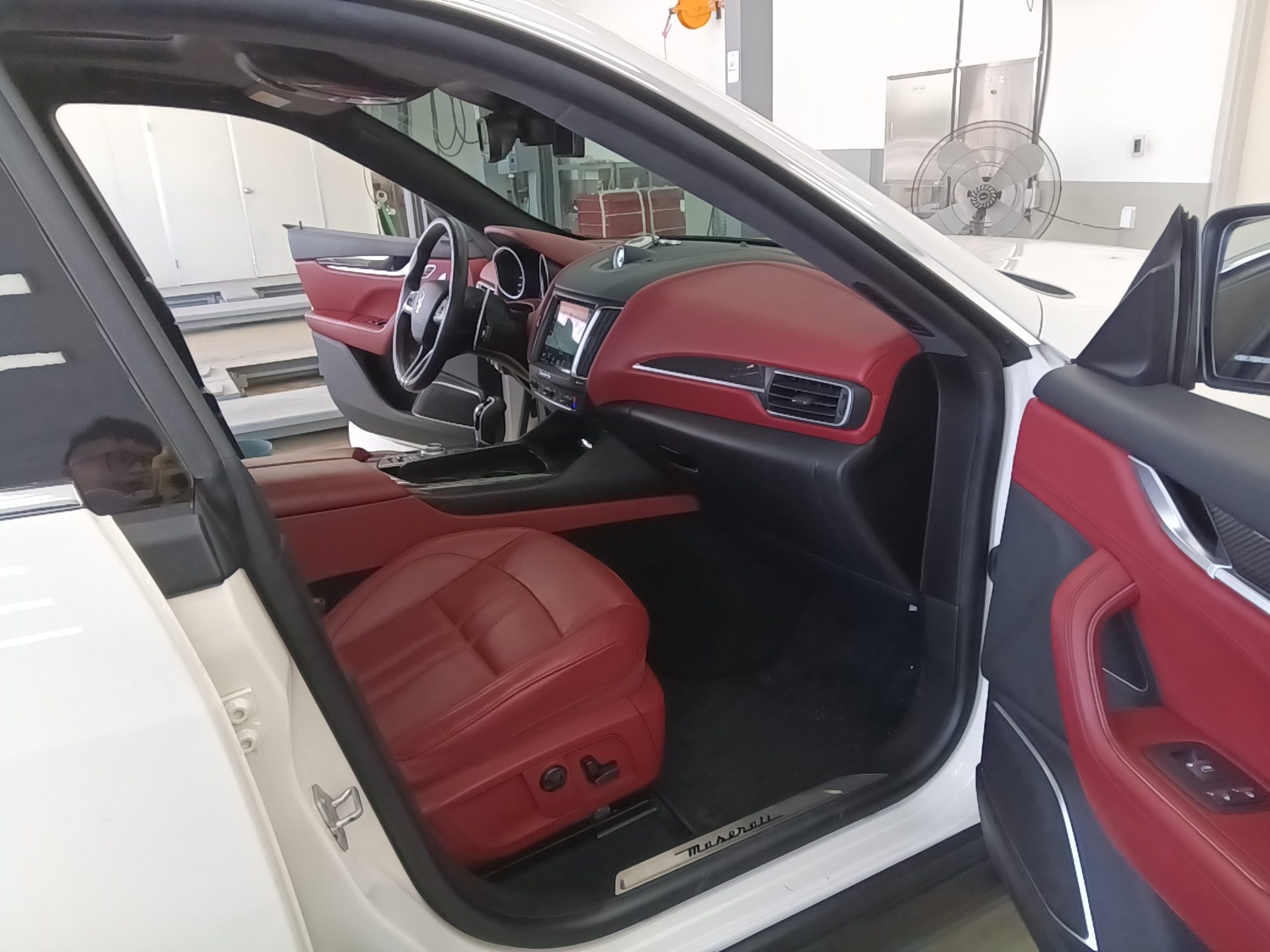 MASERATI LEVANTE 3.0 DIESEL 2017 - zdjęcie 14